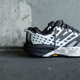 Hoka U SpeedGoat 2 TS BKSTR (Black / Stardust)