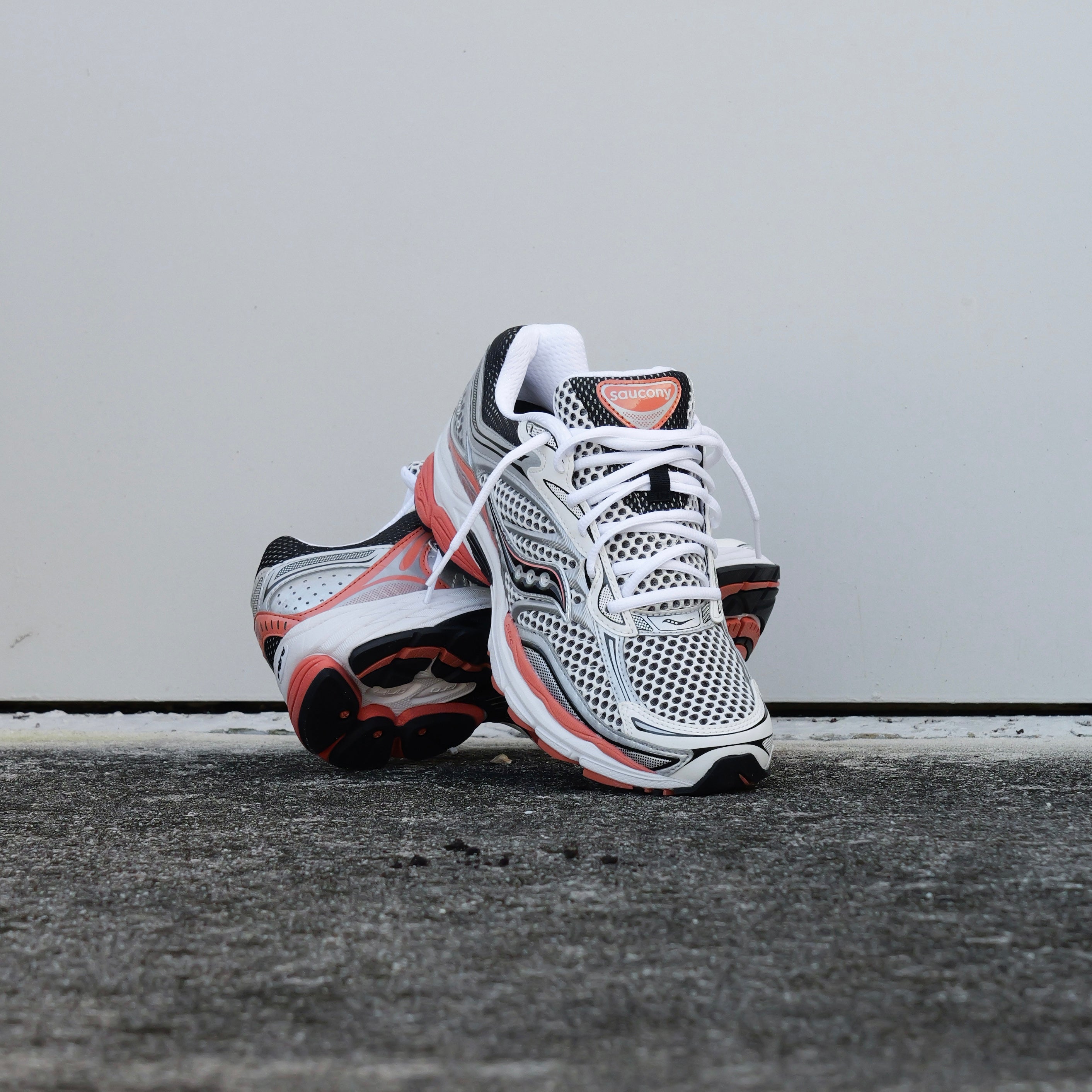 Mens Saucony ProGrid Omni 9 (Silver/Orange) - Saucony