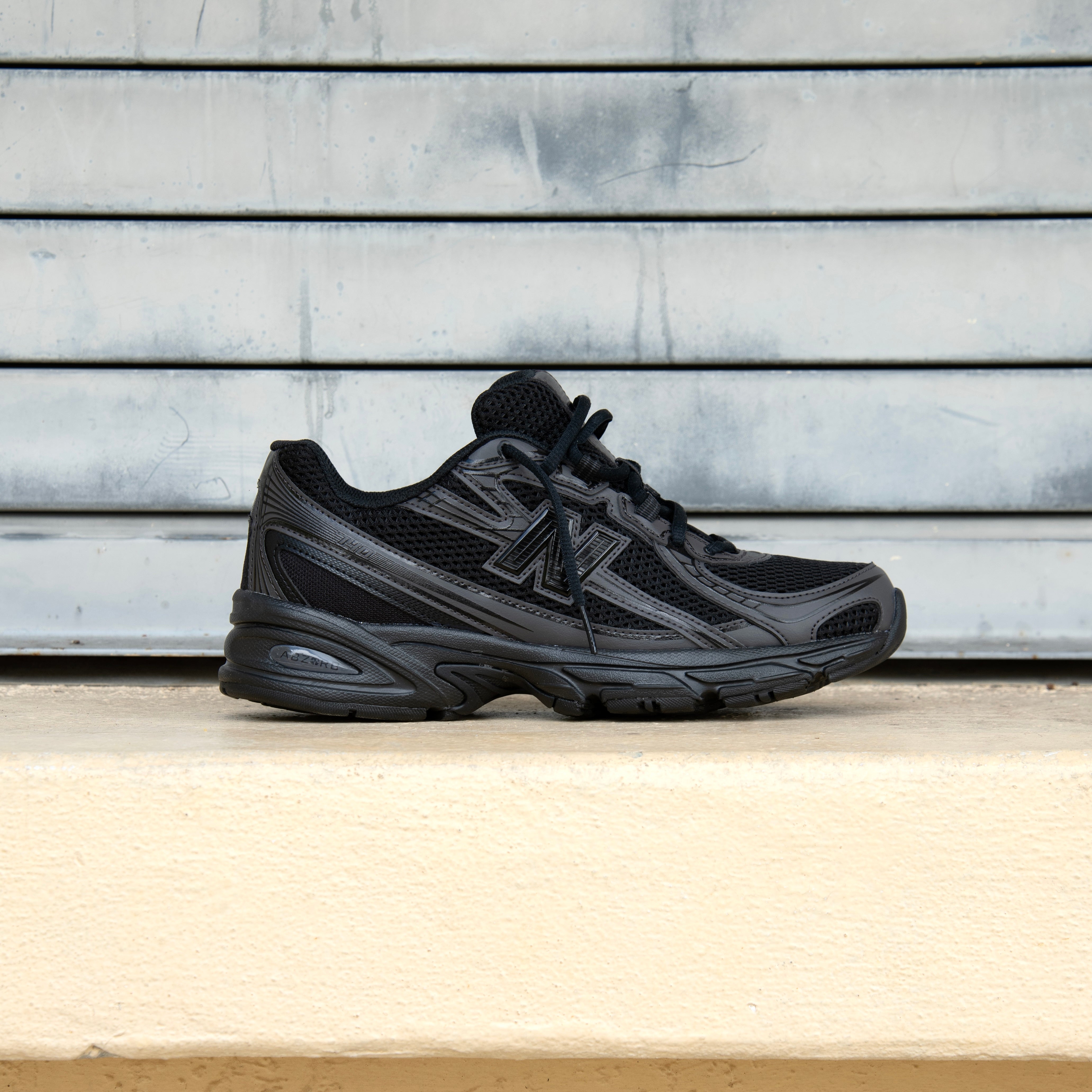 Mens New Balance 740 (Black/Black) - U740B02 - New Balance