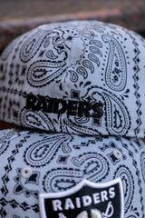 New Era Las Vegas Raiders 2020 Inaugural Season Grey UV (Grey/Black Paisley) - New Era