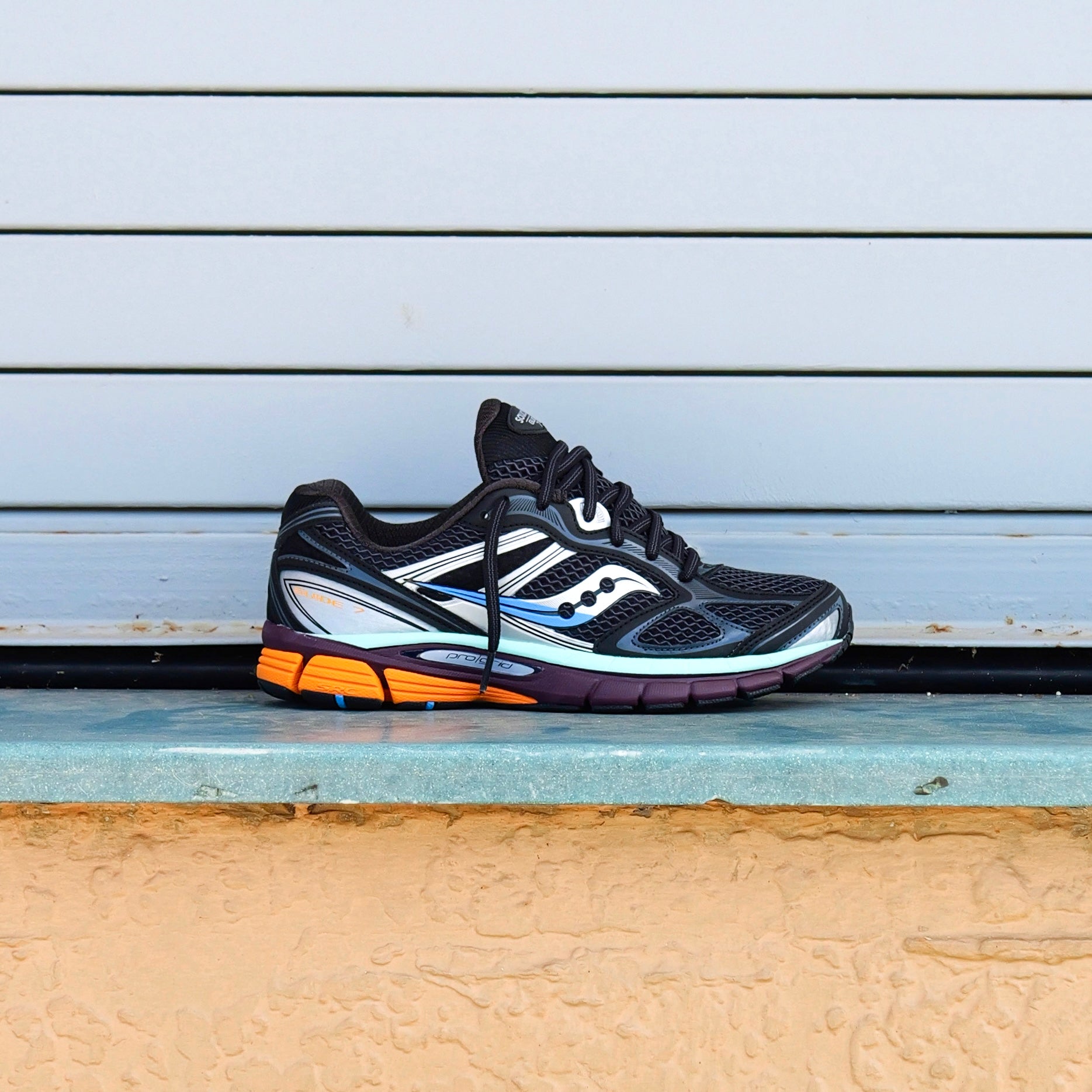 Mens Saucony ProGrid Guide 7 (Black/Multi)