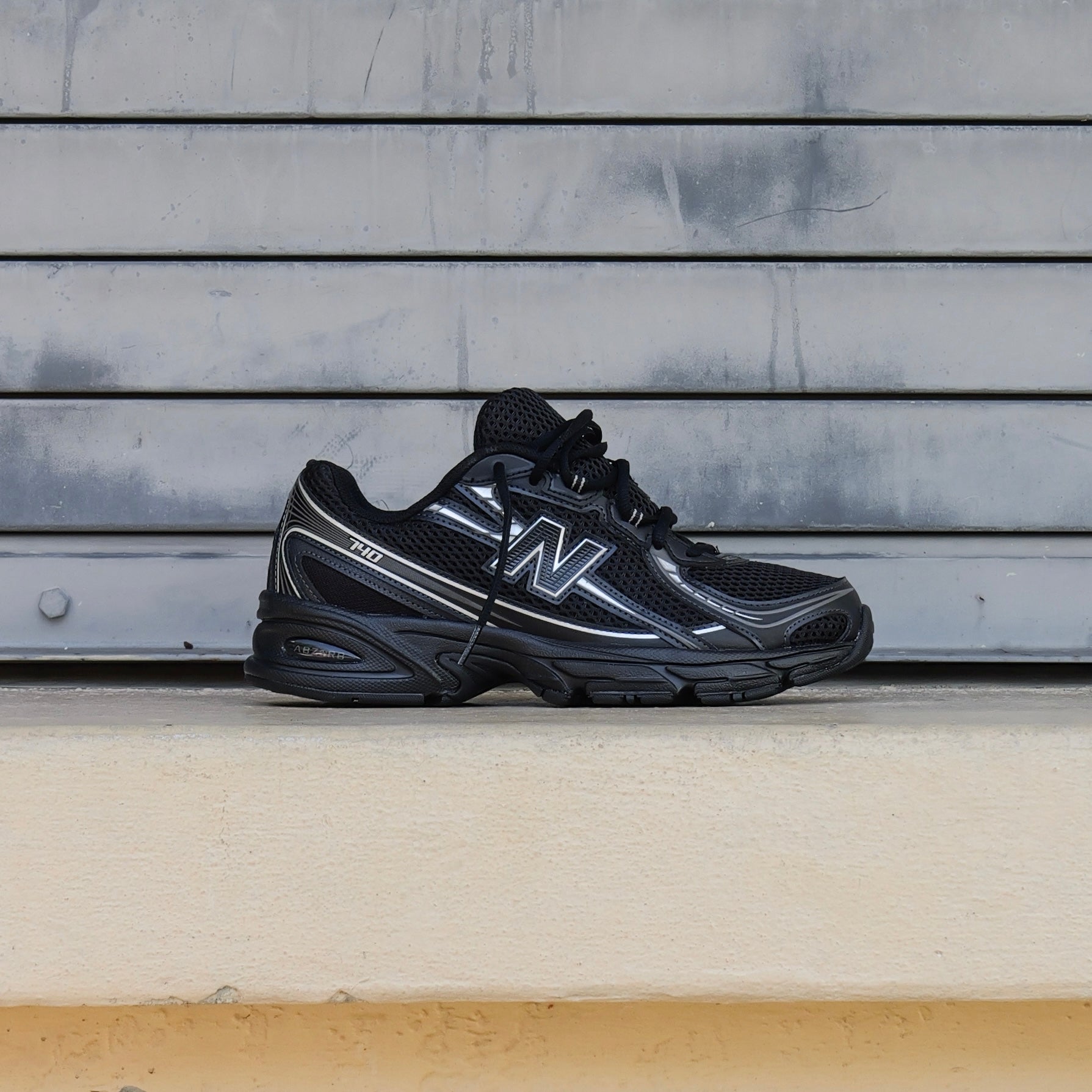 Mens New Balance 740 (Black/Metallic Silver) - U740BM2 - New Balance