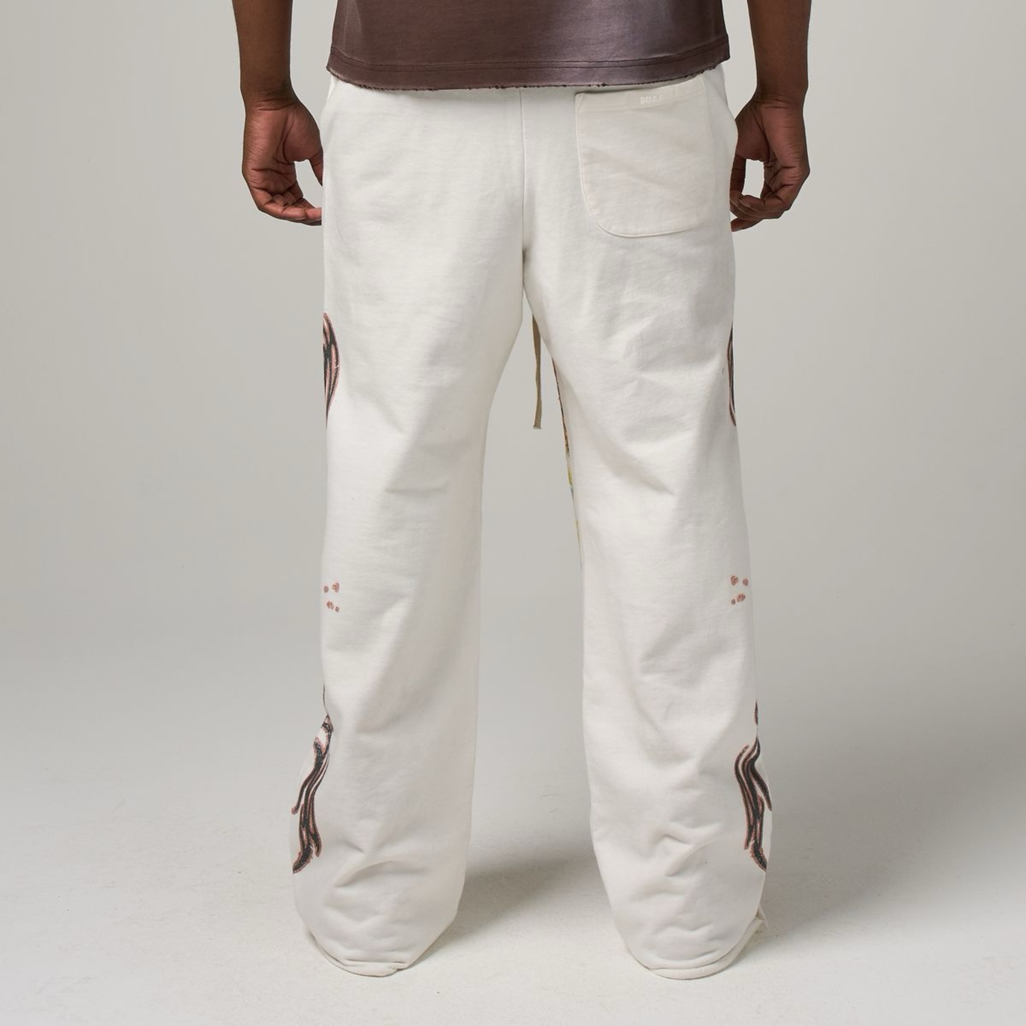 DUAA "Sun Kiss" Sweatpants (White) - DUAA