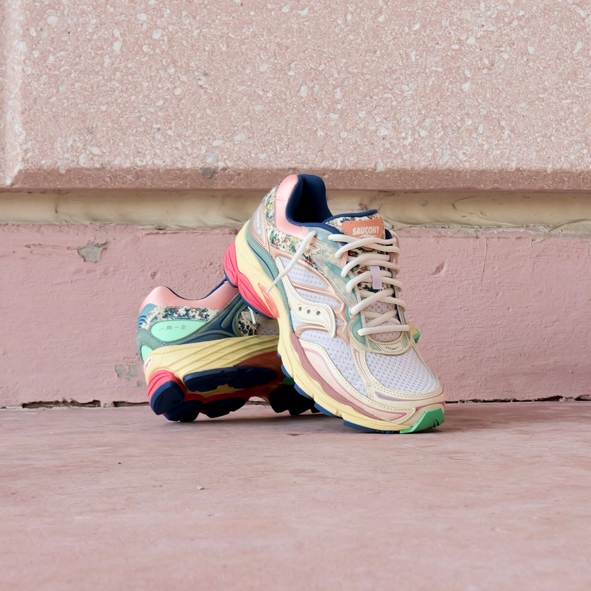 Mens Saucony ProGrid Omni 9 Kissaten (Beige/Blue)