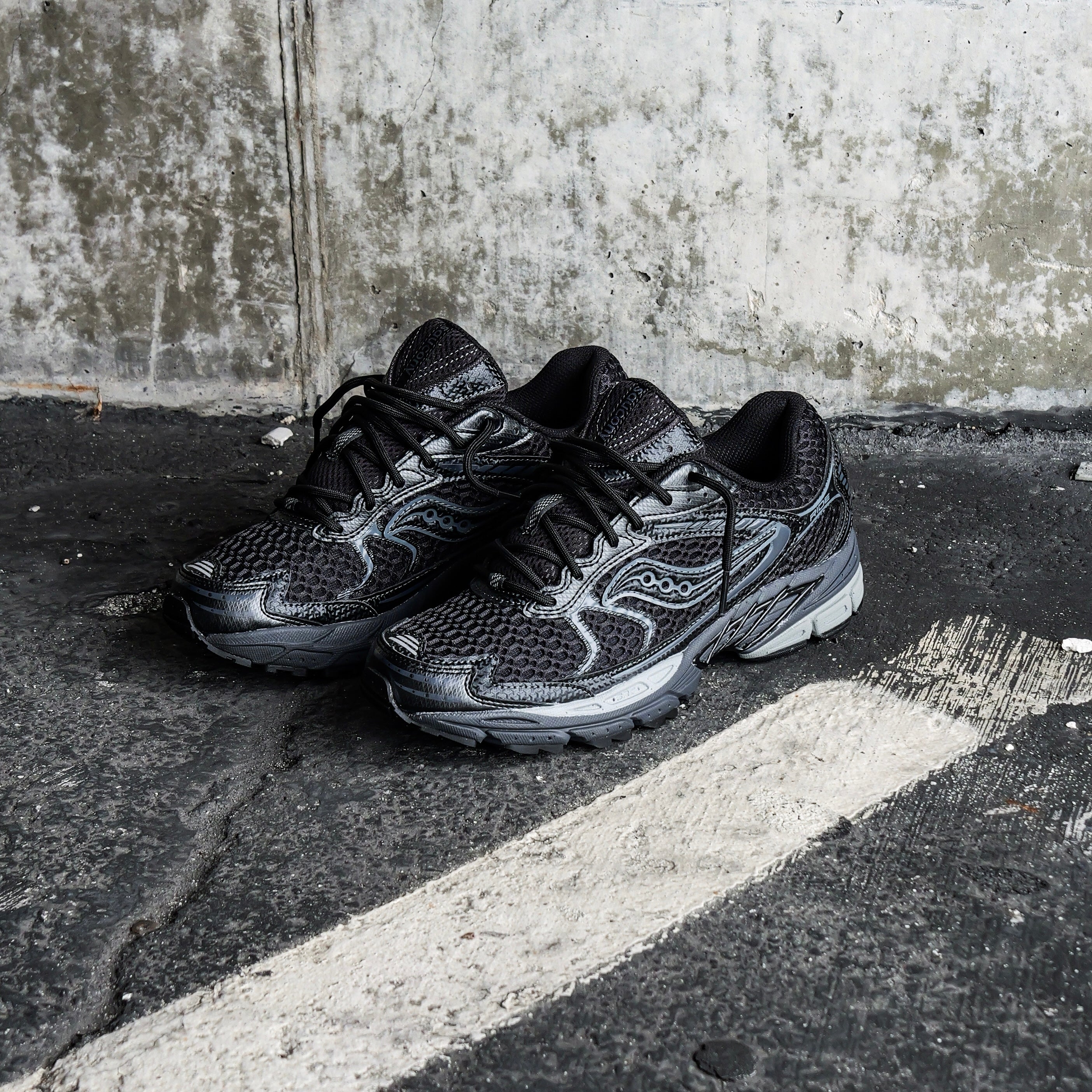 Mens Saucony Progrid Ride 1 (Black/Gunmetal)