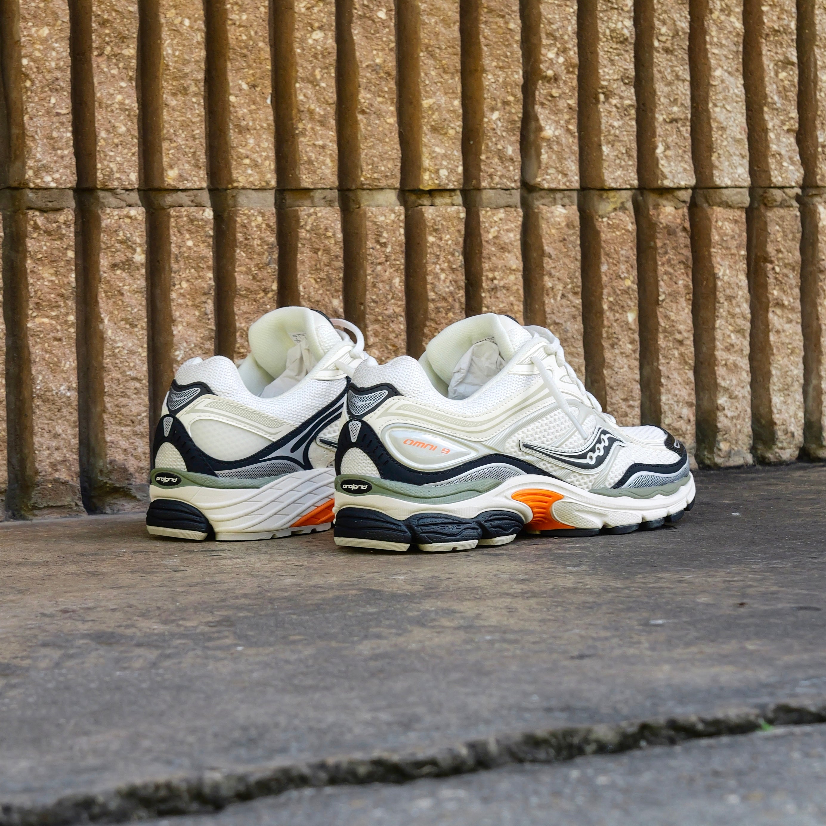 Mens Saucony ProGrid Omni 9 (White/Tumeric) - Saucony