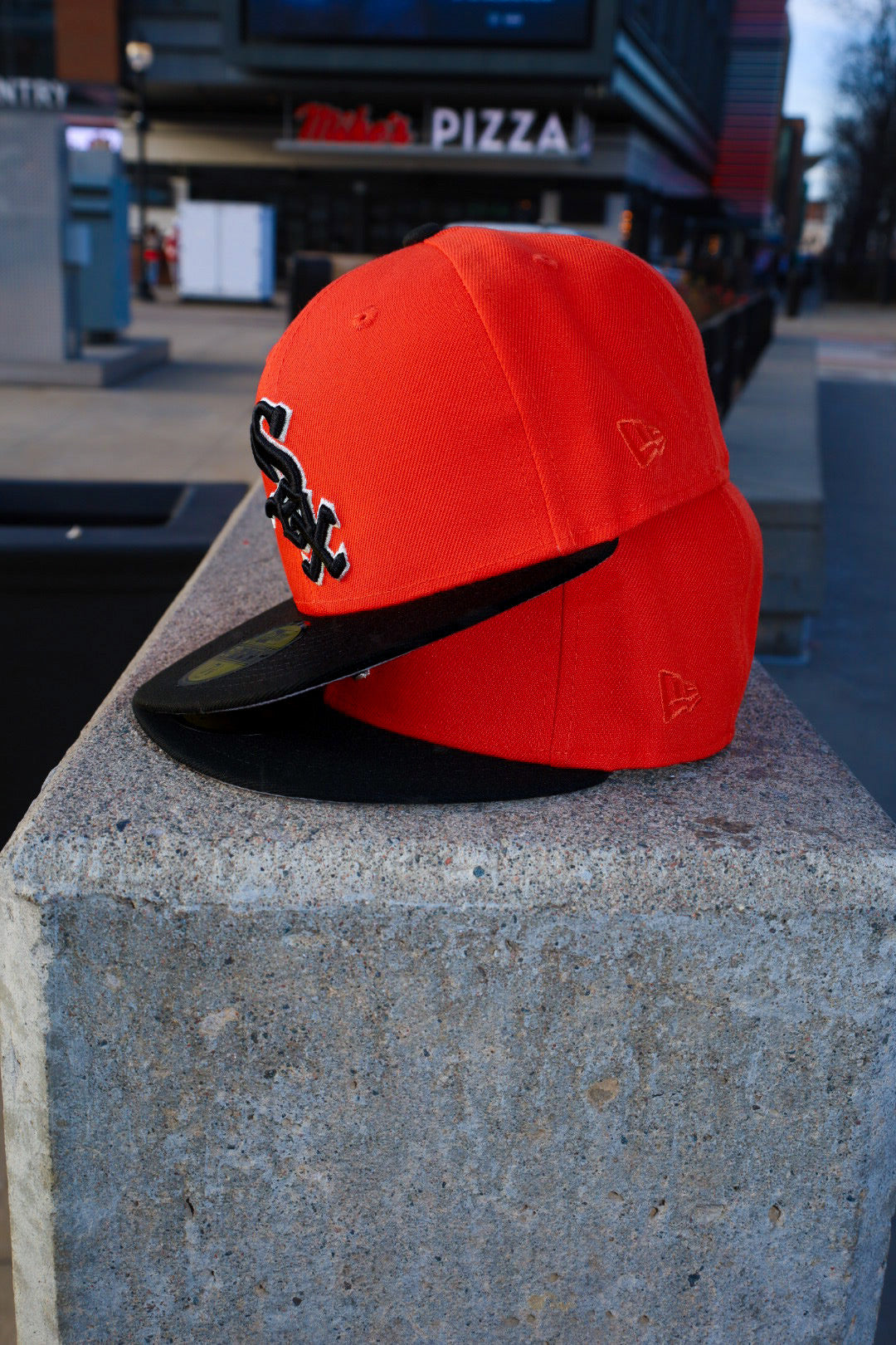 New Era Chicago White Sox 2005 World Series Side Patch Fitted (Orange/Black) - New Era