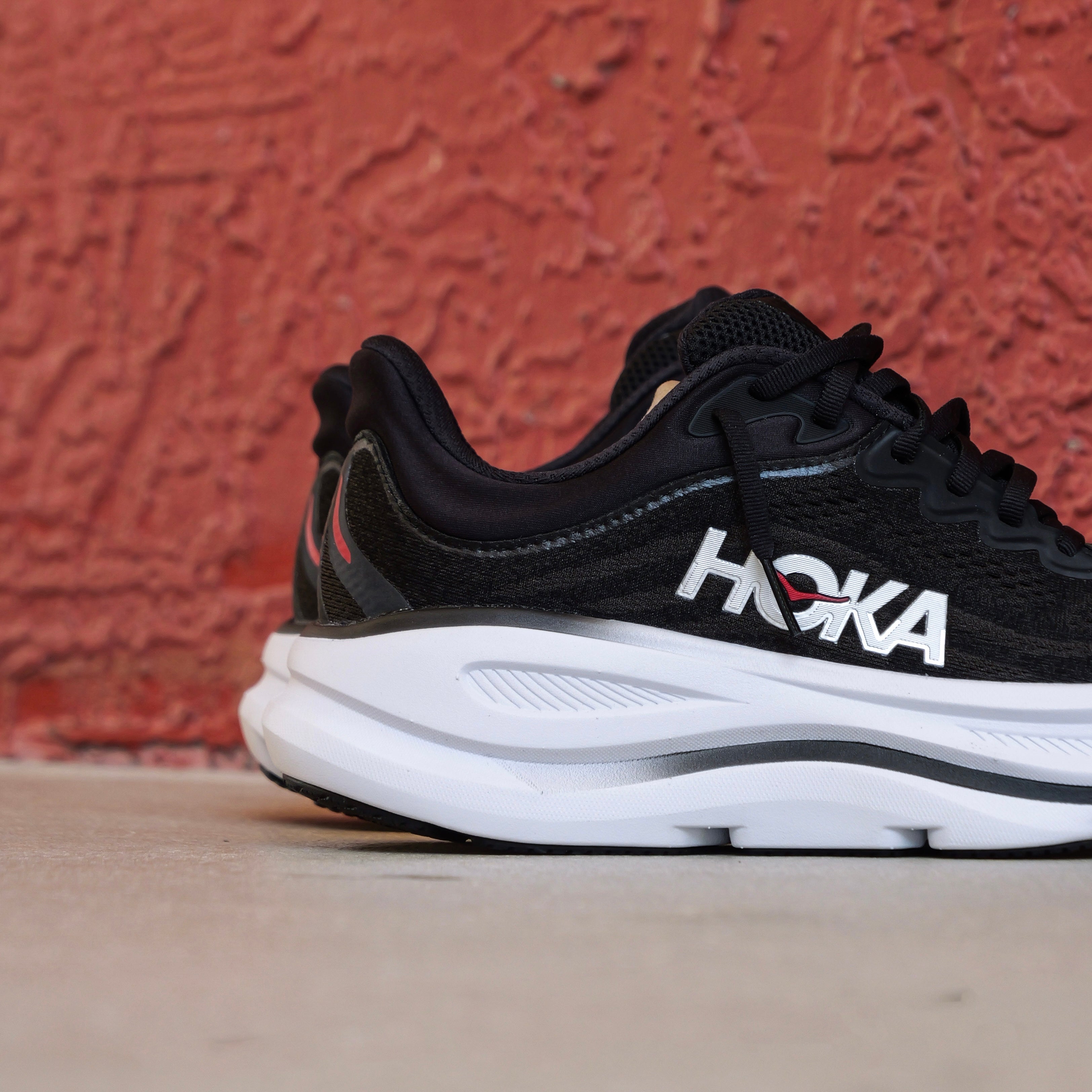 Mens HOKA Bondi 9 (Black/White) - HOKA