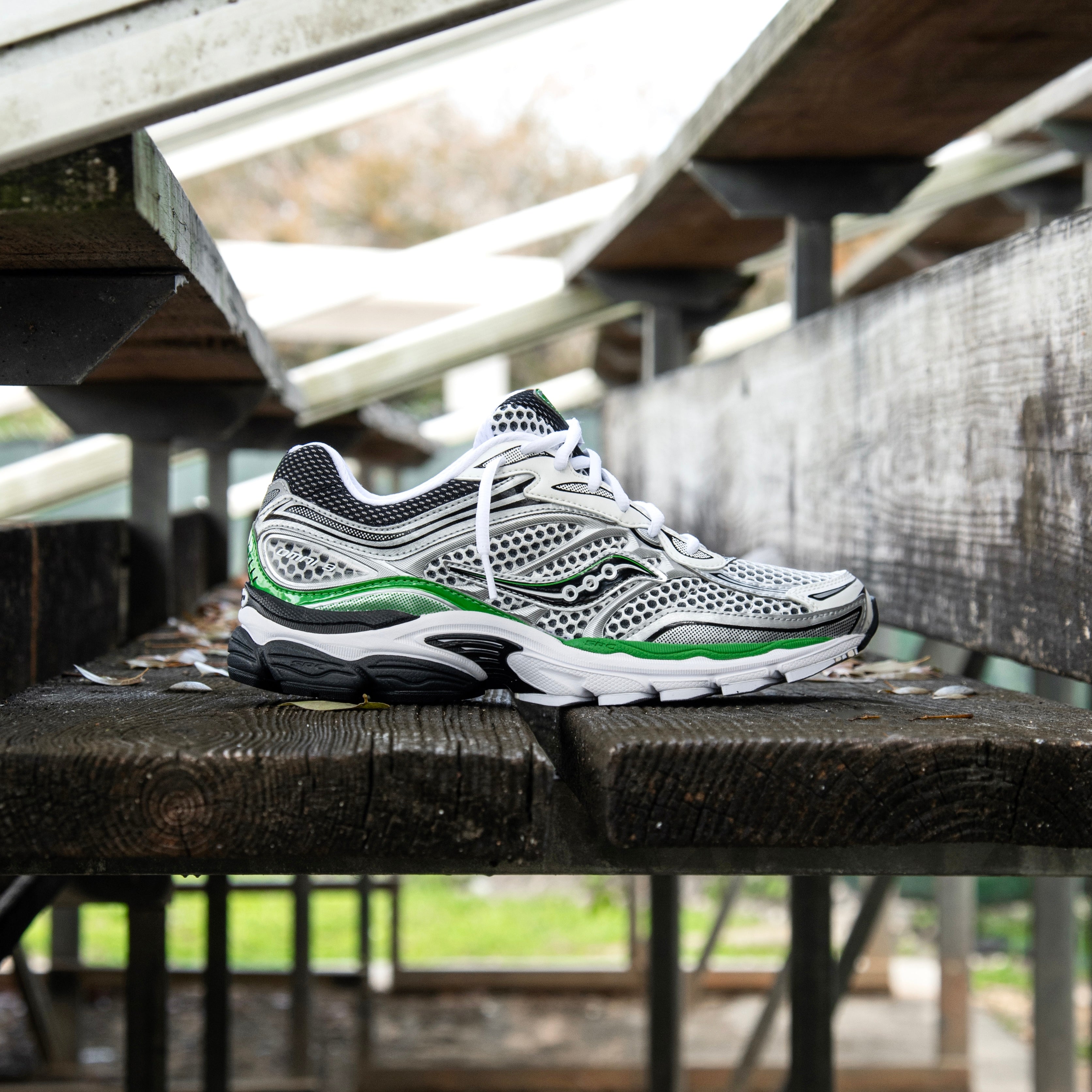 Mens Saucony ProGrid Omni 9 (Silver/Green) - Saucony