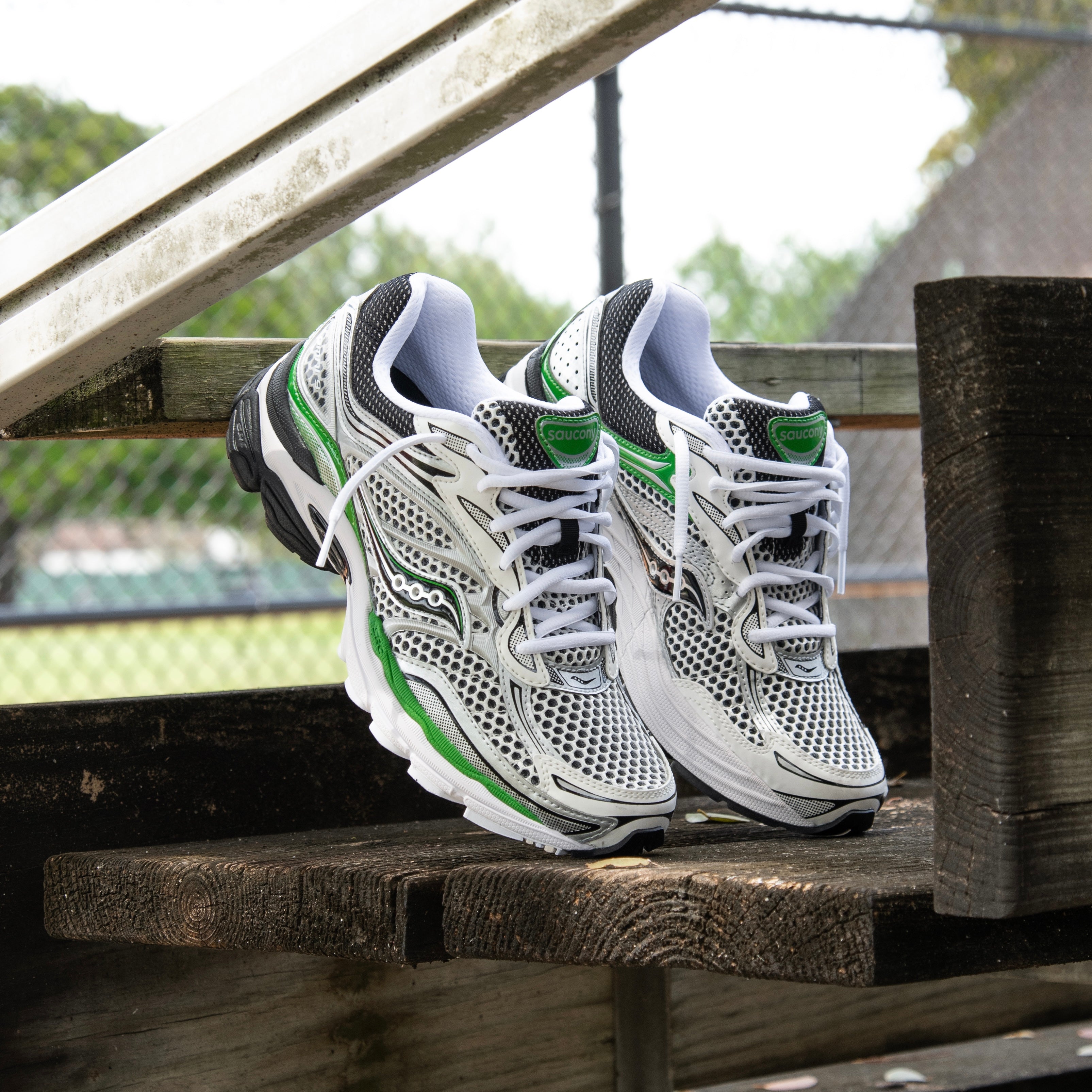 Mens Saucony ProGrid Omni 9 (Silver/Green) - Saucony