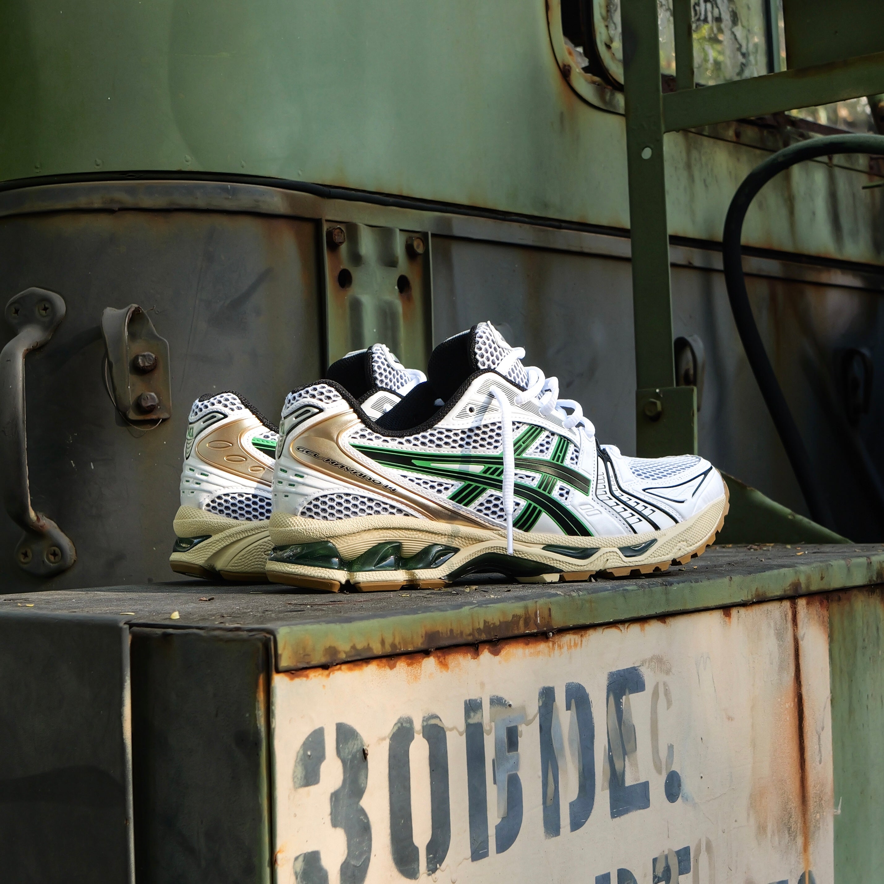 Mens Asics Gel-Kayano 14 (White/Hinoki Beige) - Asics