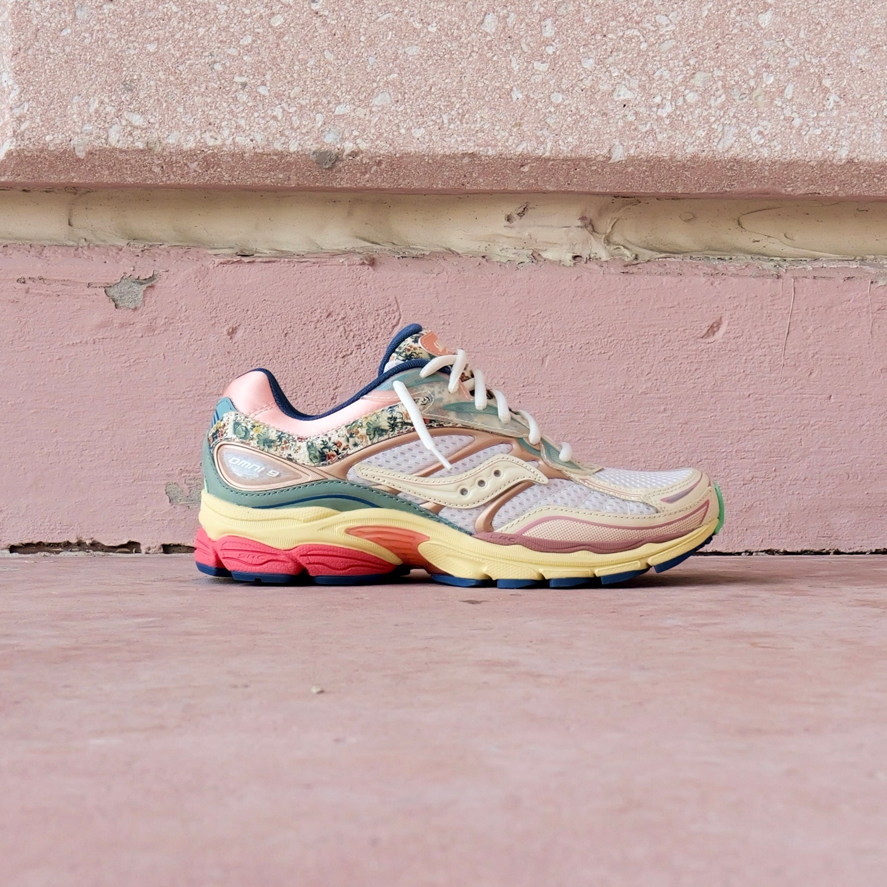 Mens Saucony ProGrid Omni 9 Kissaten (Beige/Blue)