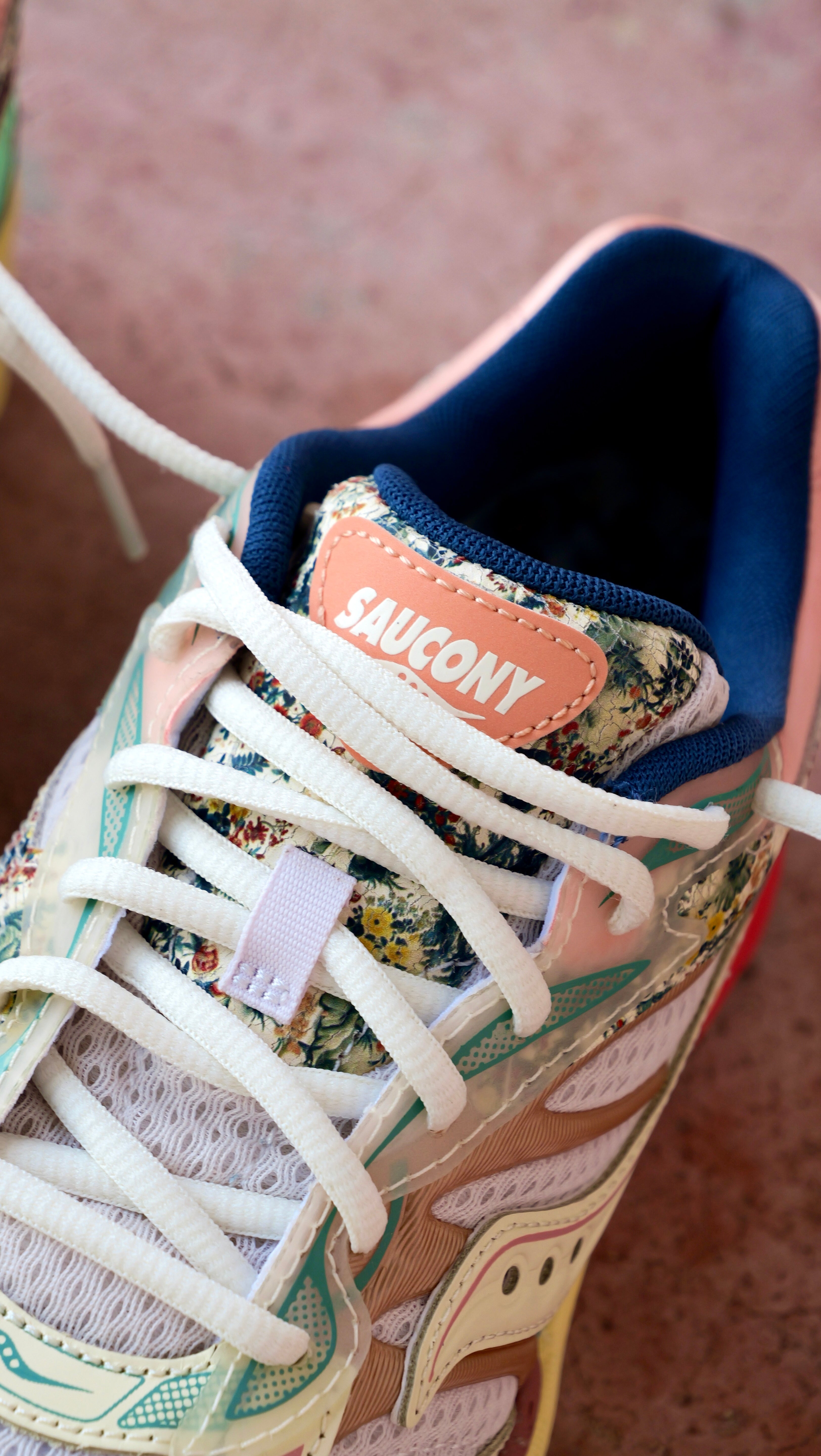 Mens Saucony ProGrid Omni 9 Kissaten (Beige/Blue)