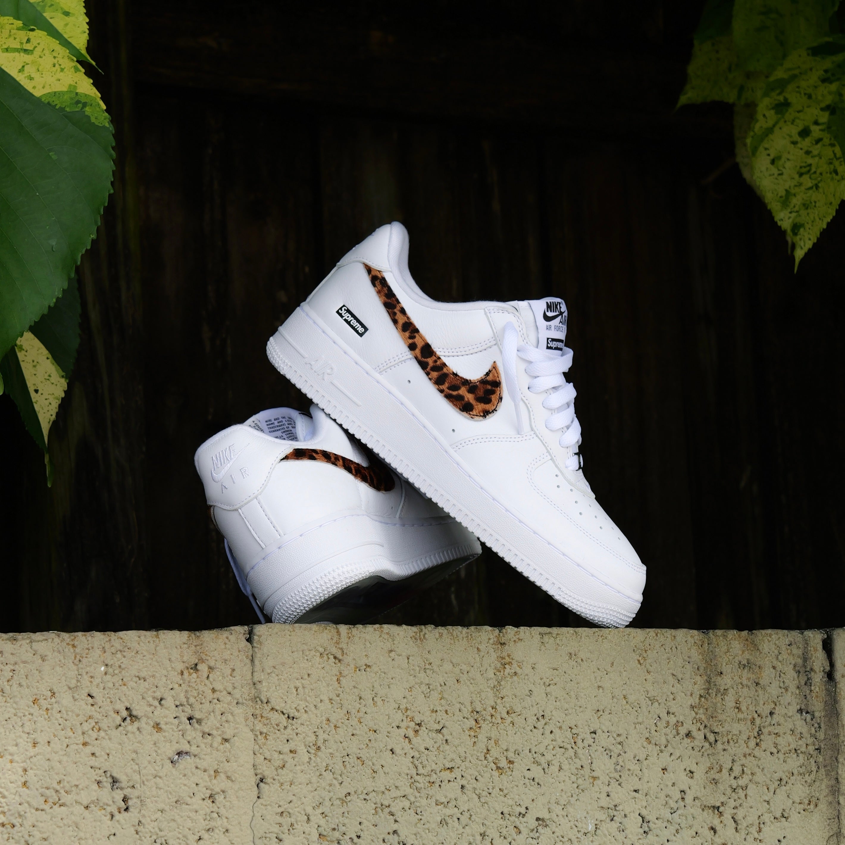 Nike x Supreme Air Force 1 Low SP (White/Cheetah) - Nike