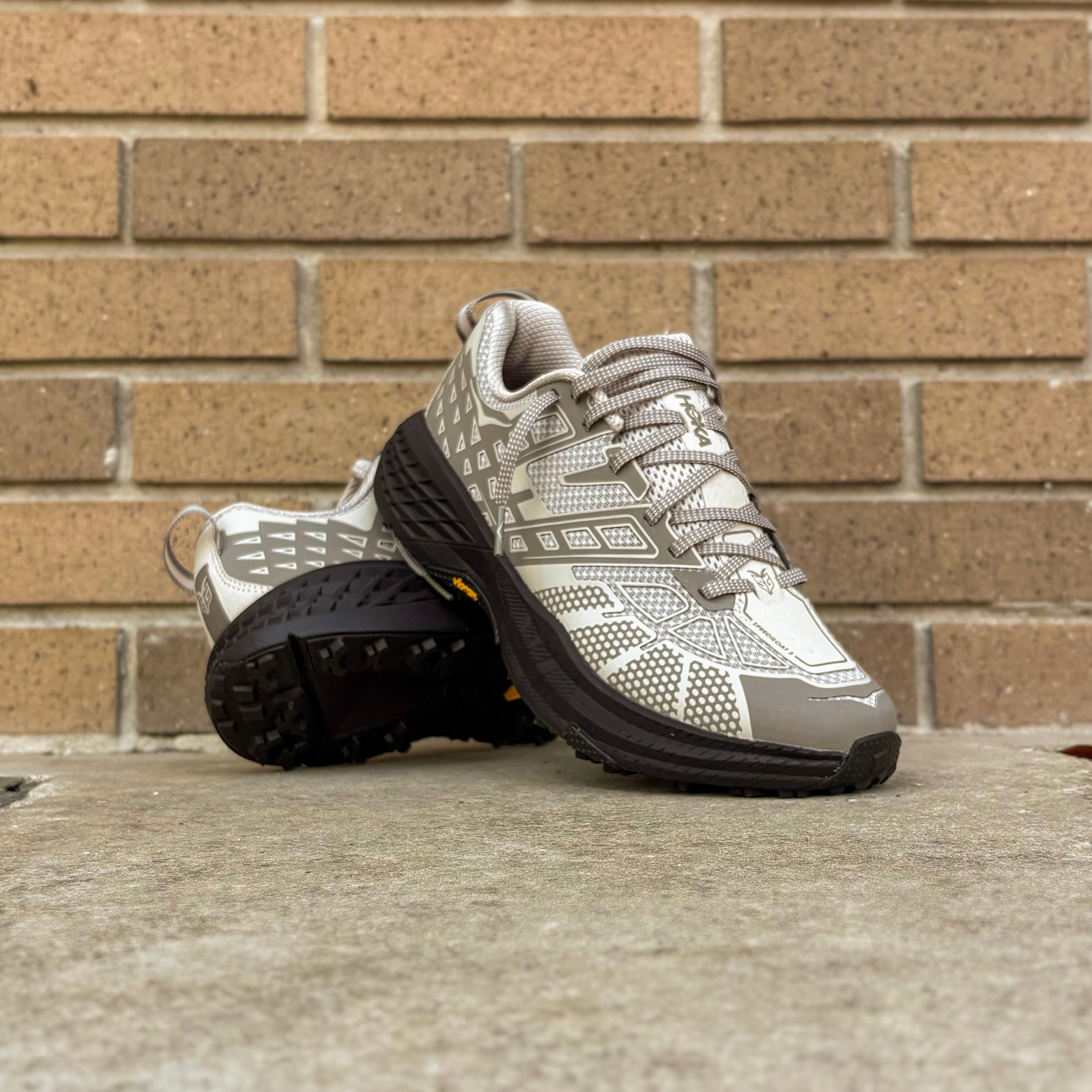 Hoka U SpeedGoat 2 TS (River Rock Grey/ Cast Iron)