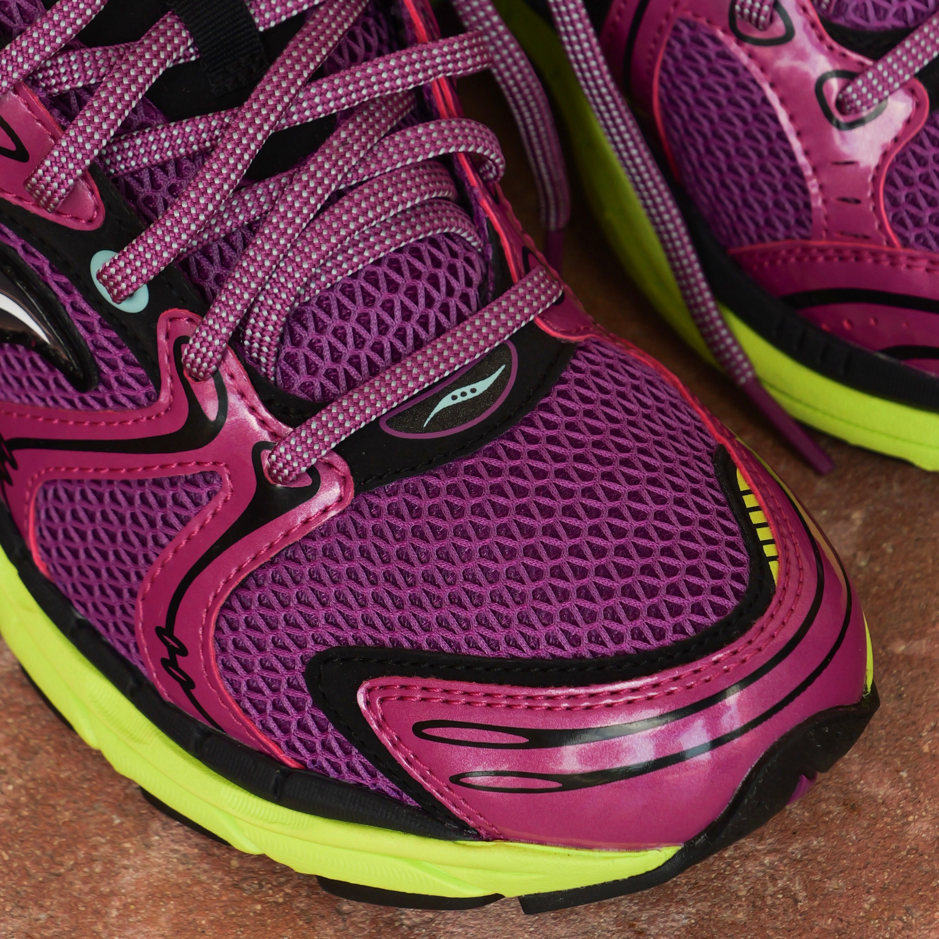 Mens Saucony ProGrid Triumph 4 (Juice)