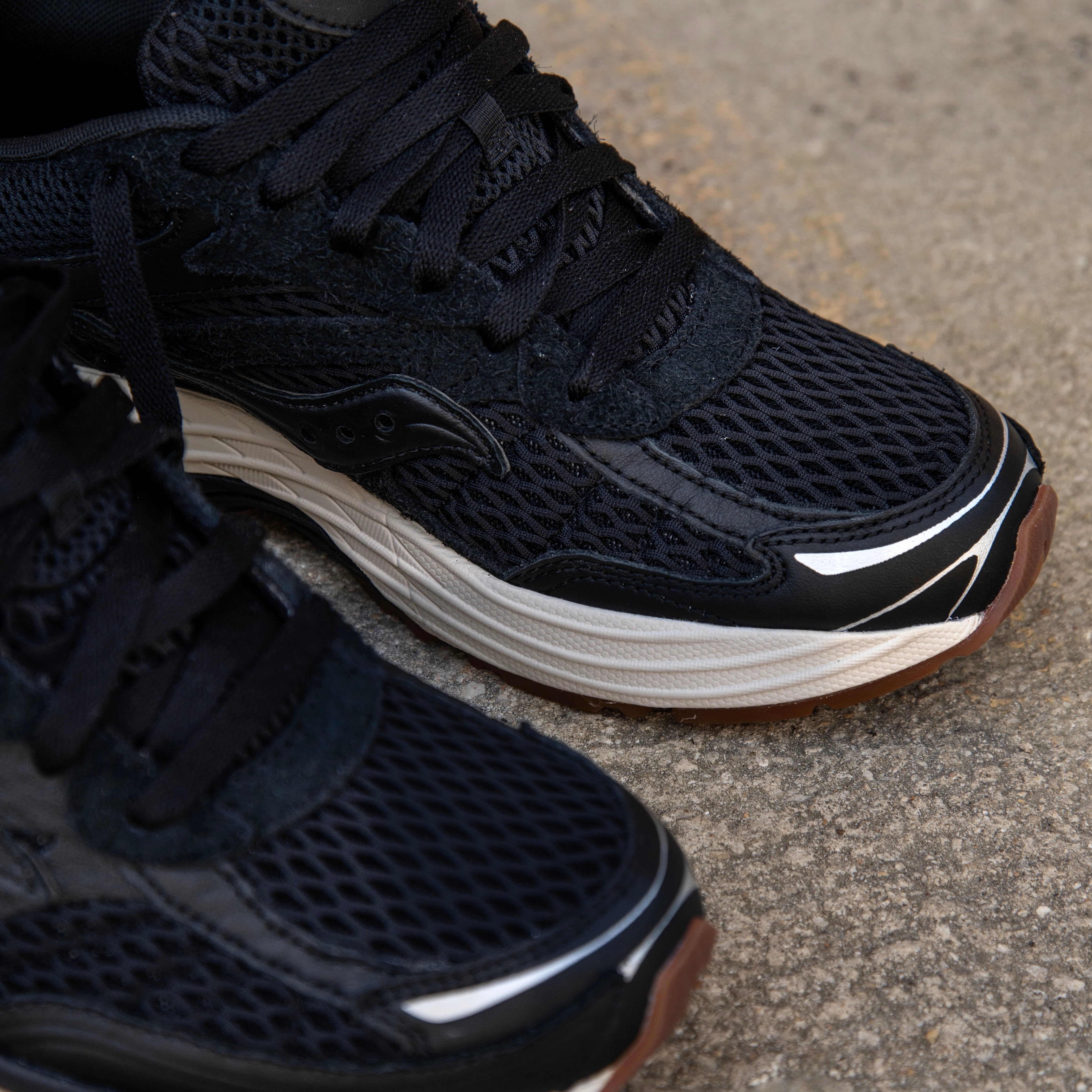 Mens Saucony ProGrid Omni 9 (Crafted Black) - Saucony
