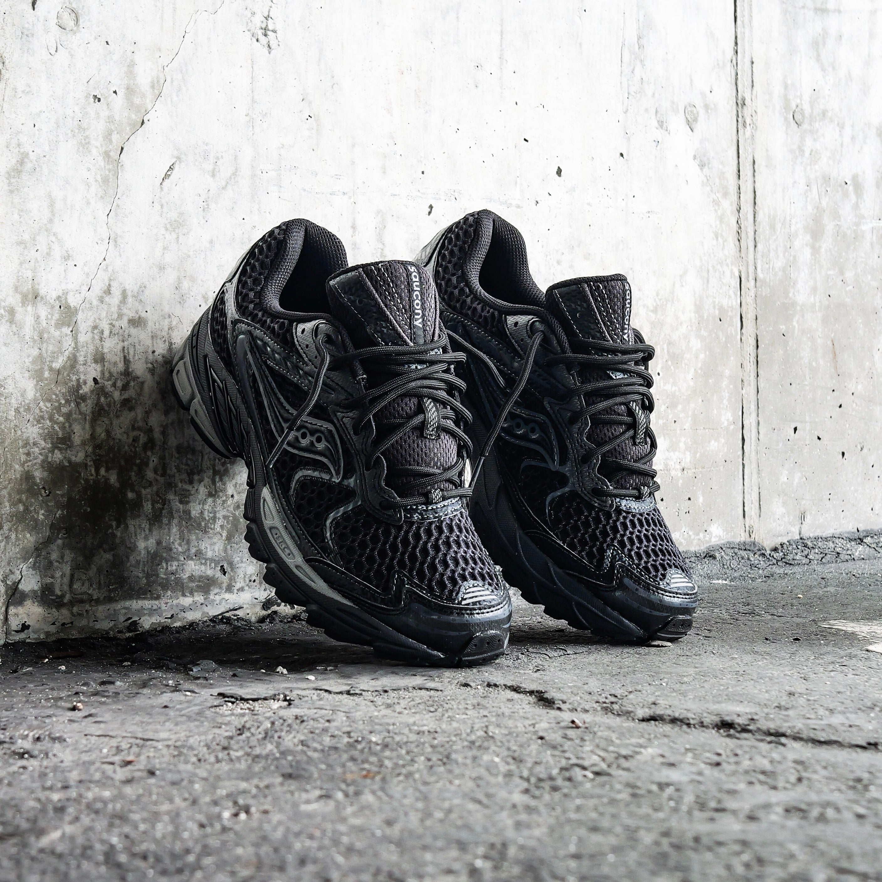 Mens Saucony Progrid Ride 1 (Black/Gunmetal)