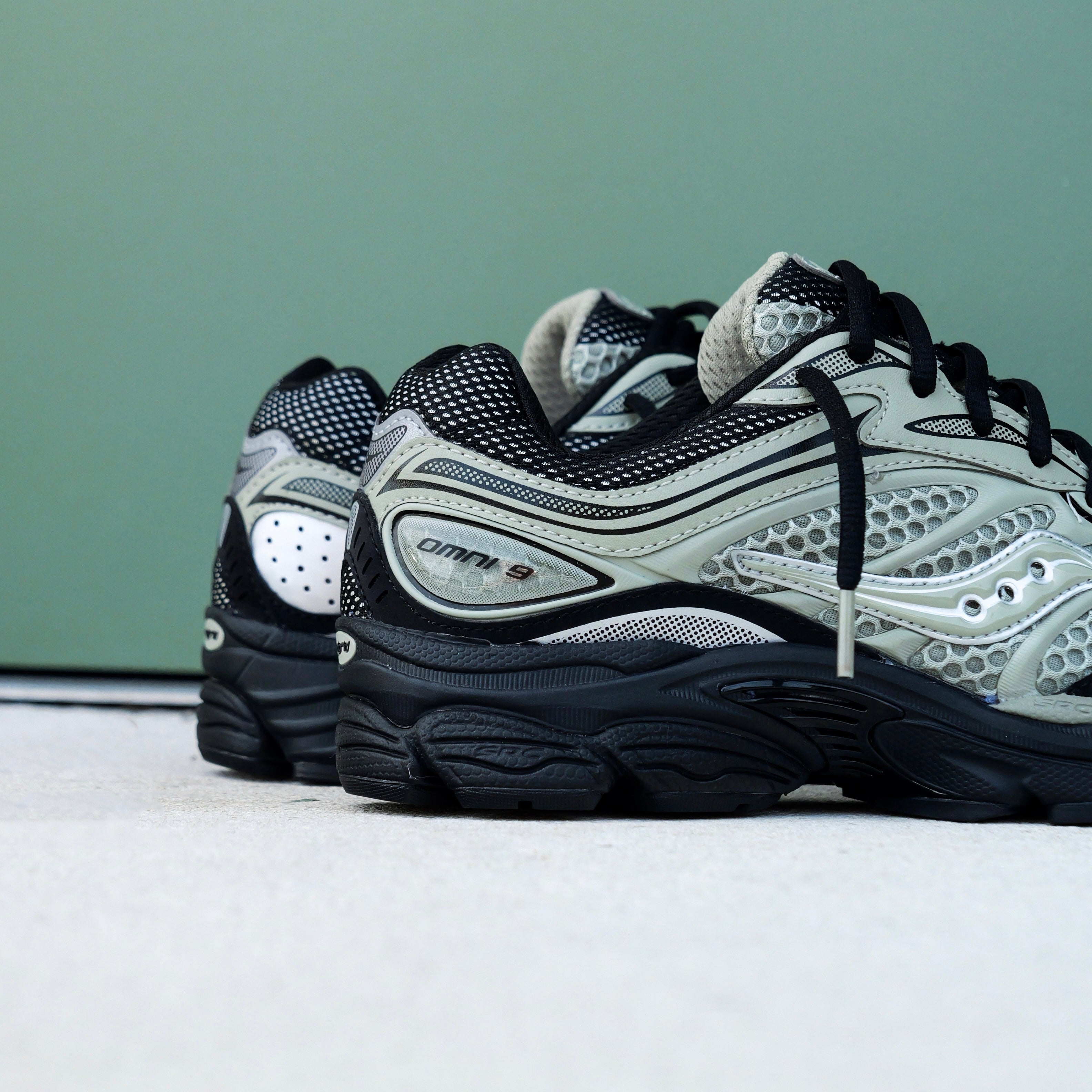 Mens Saucony ProGrid Omni 9 (Sage/Black)