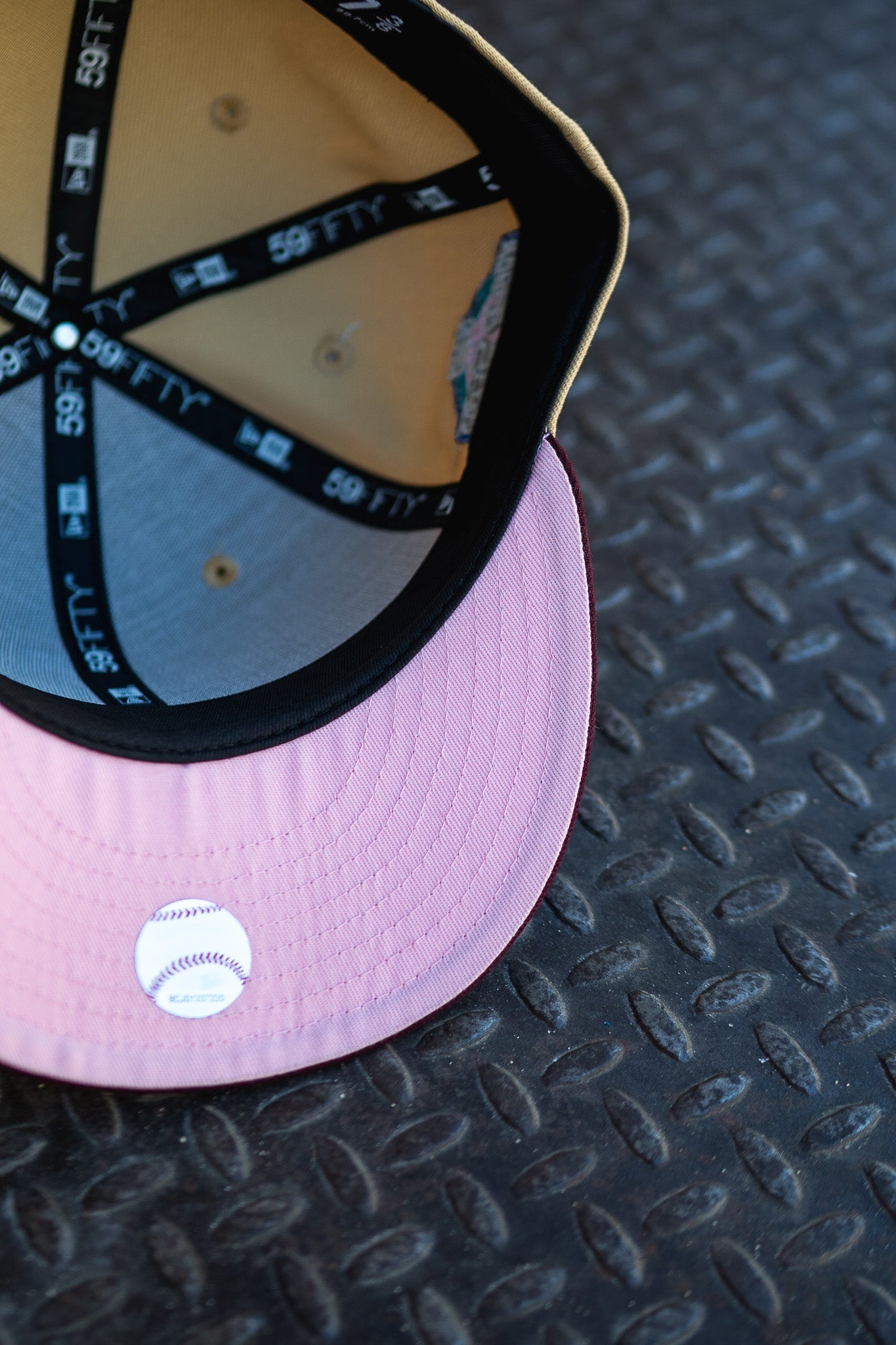 New Era Arizona Diamondbacks 2001 WS Pink UV (Vegas Gold/Burgundy) - New Era