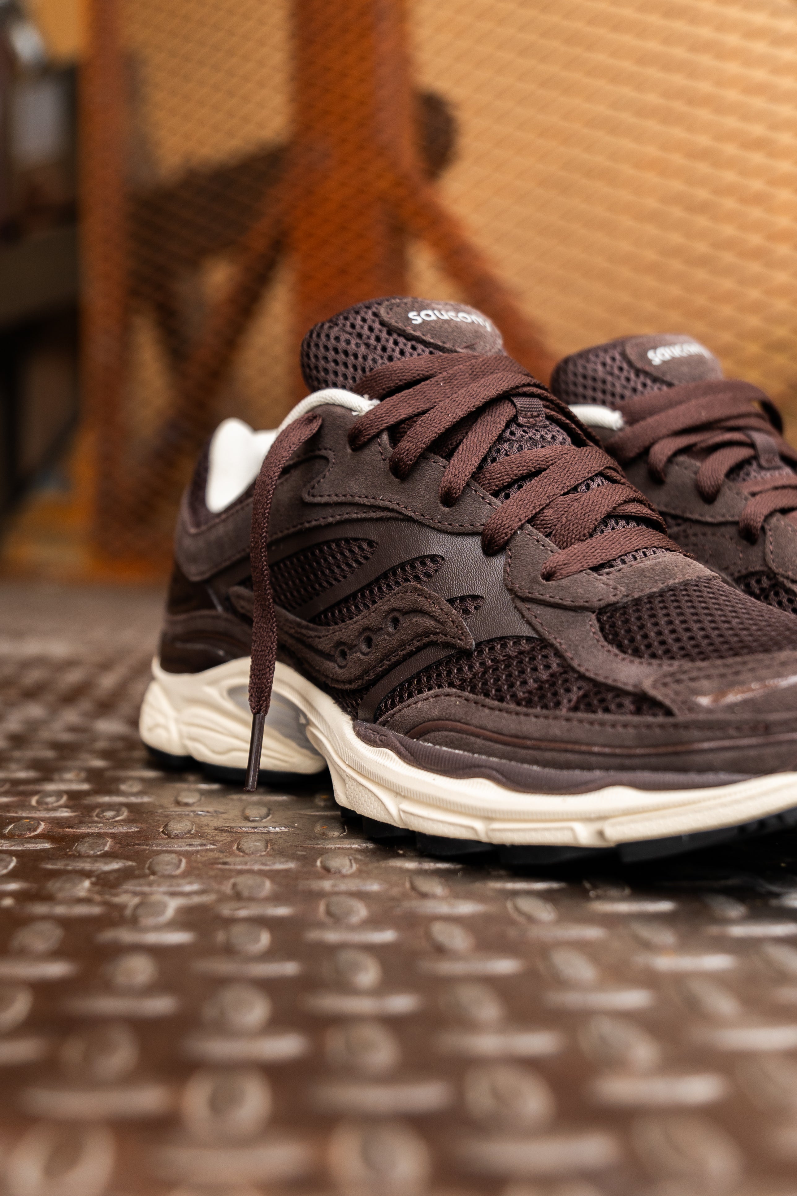 Mens Saucony OG ProGrid Omni 9 (Coffee/Cream)