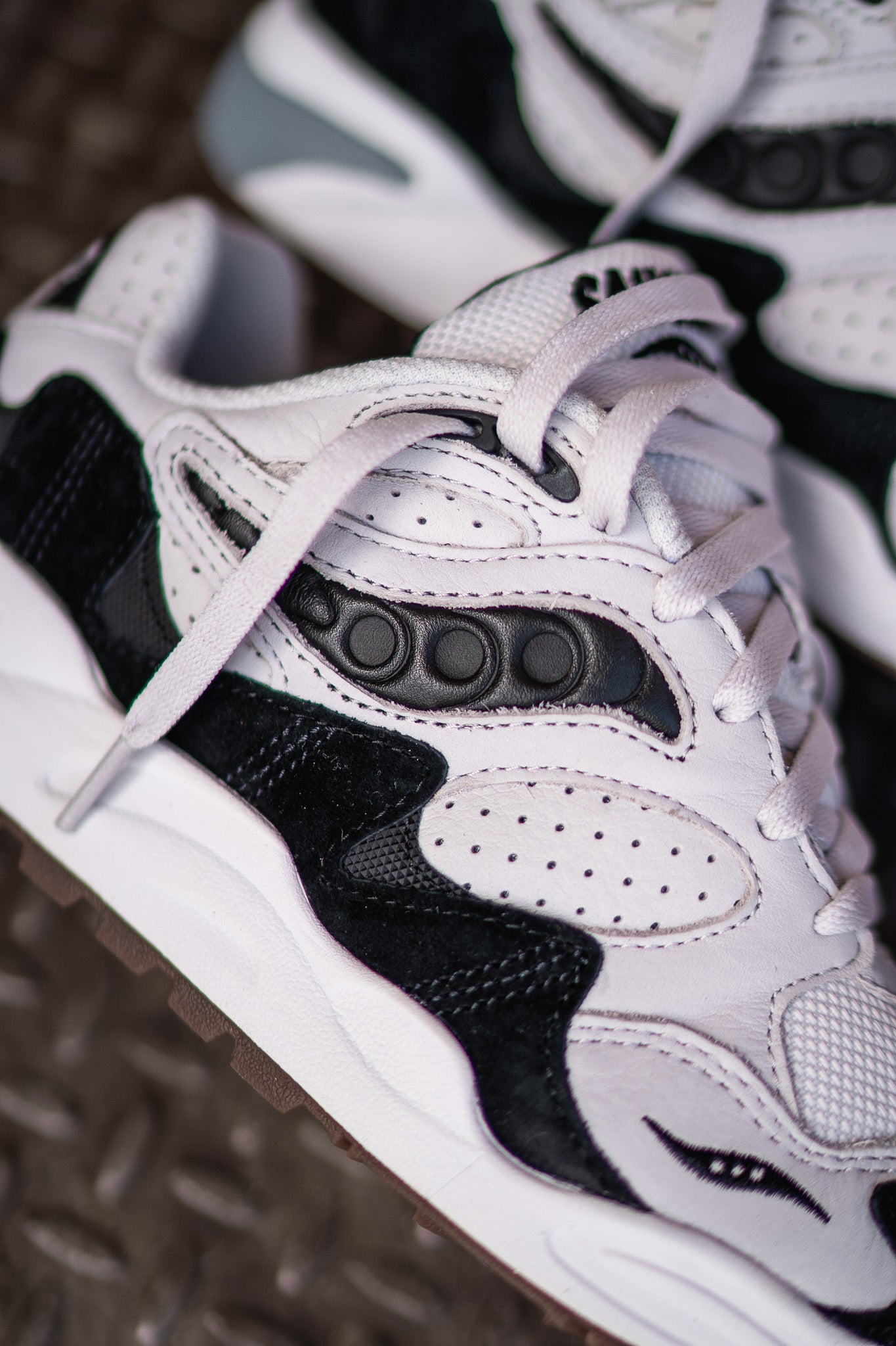 Mens Saucony Grid Shadow 2 (Grey Black) - SNEAKER TOWN