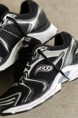 Mens Saucony ProGrid Triumph 4 (Black/Silver)