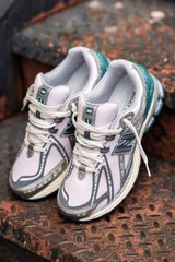 Mens New Balance 1906R (Grey/Pink) - M1906RET