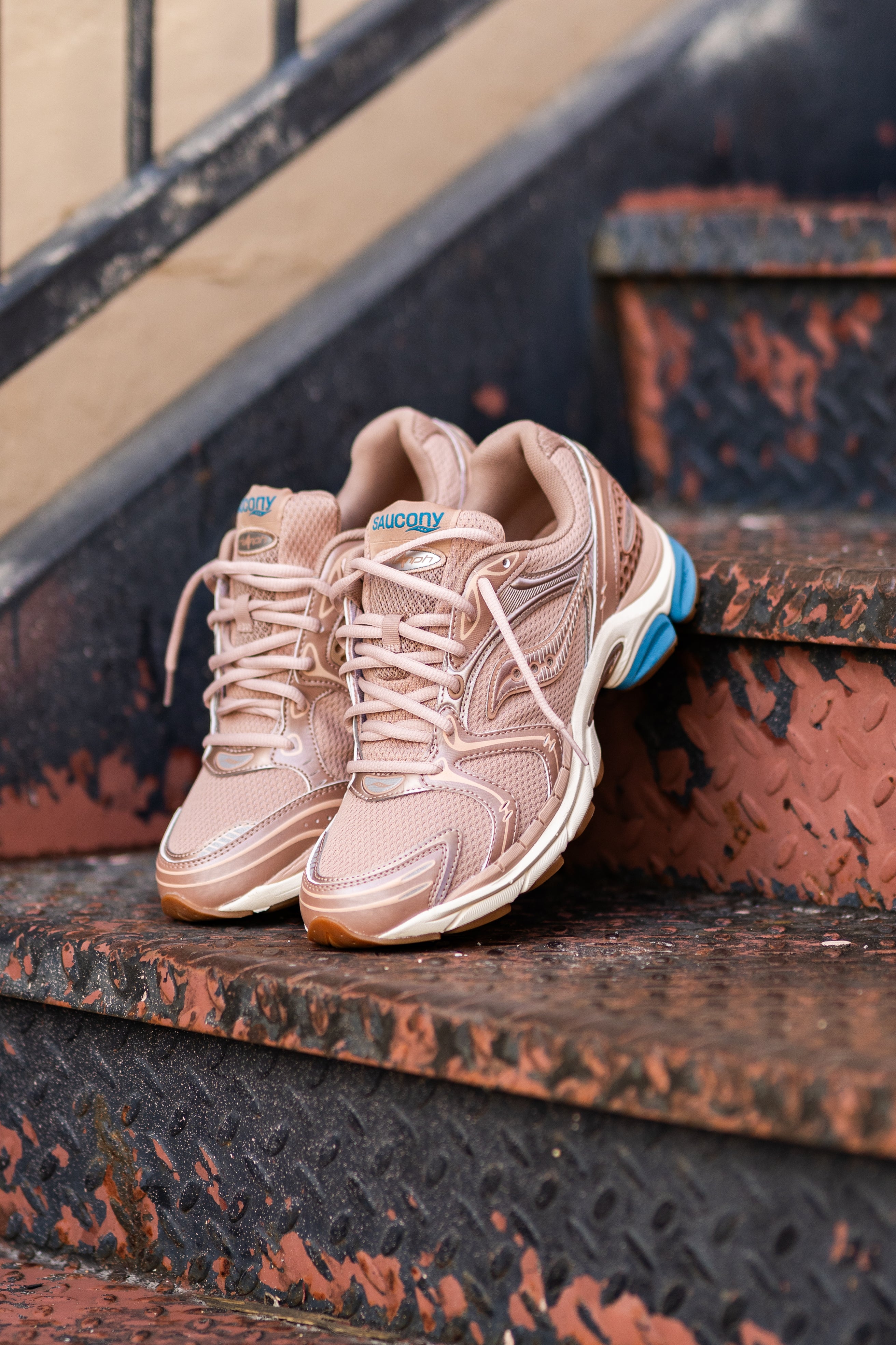 Mens Saucony ProGrid Triumph 4 (Tan/Royal)