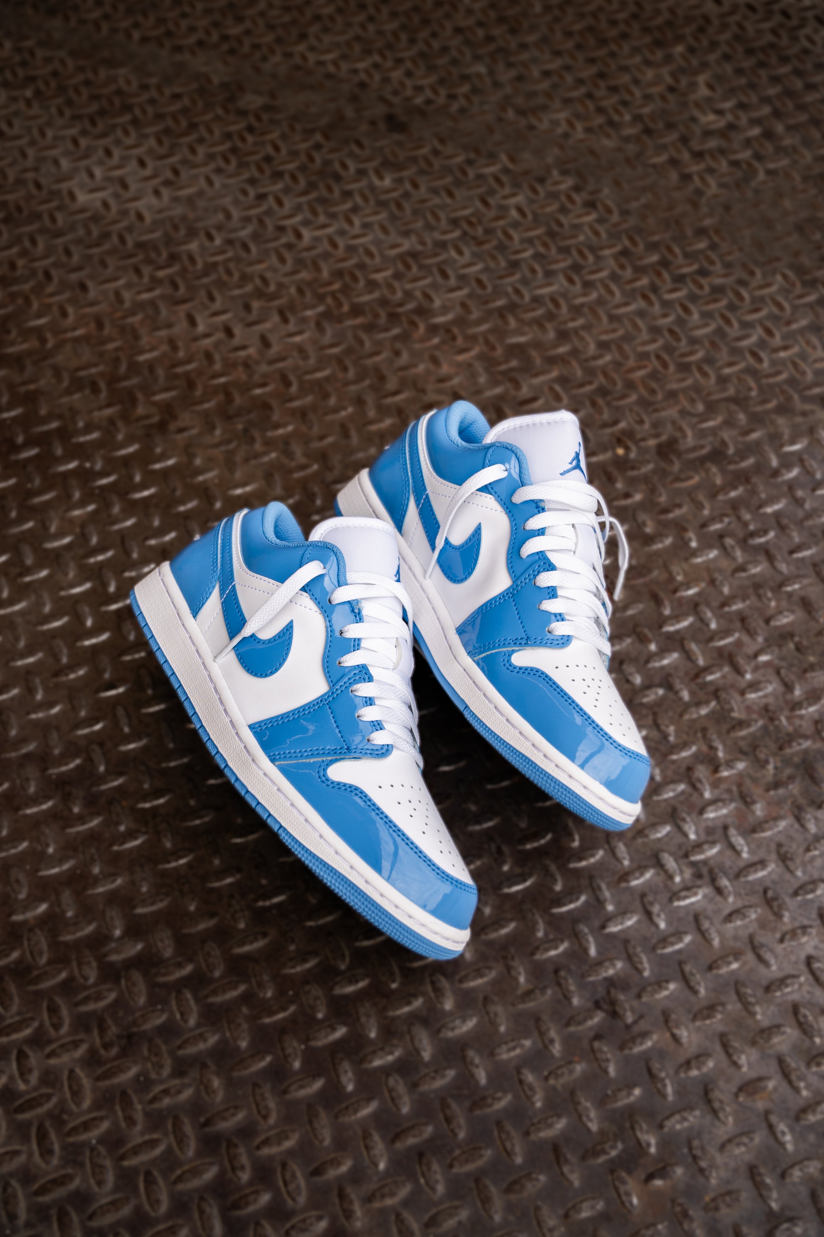 Mens Air Jordan 1 Low SE (White/Legend Blue)