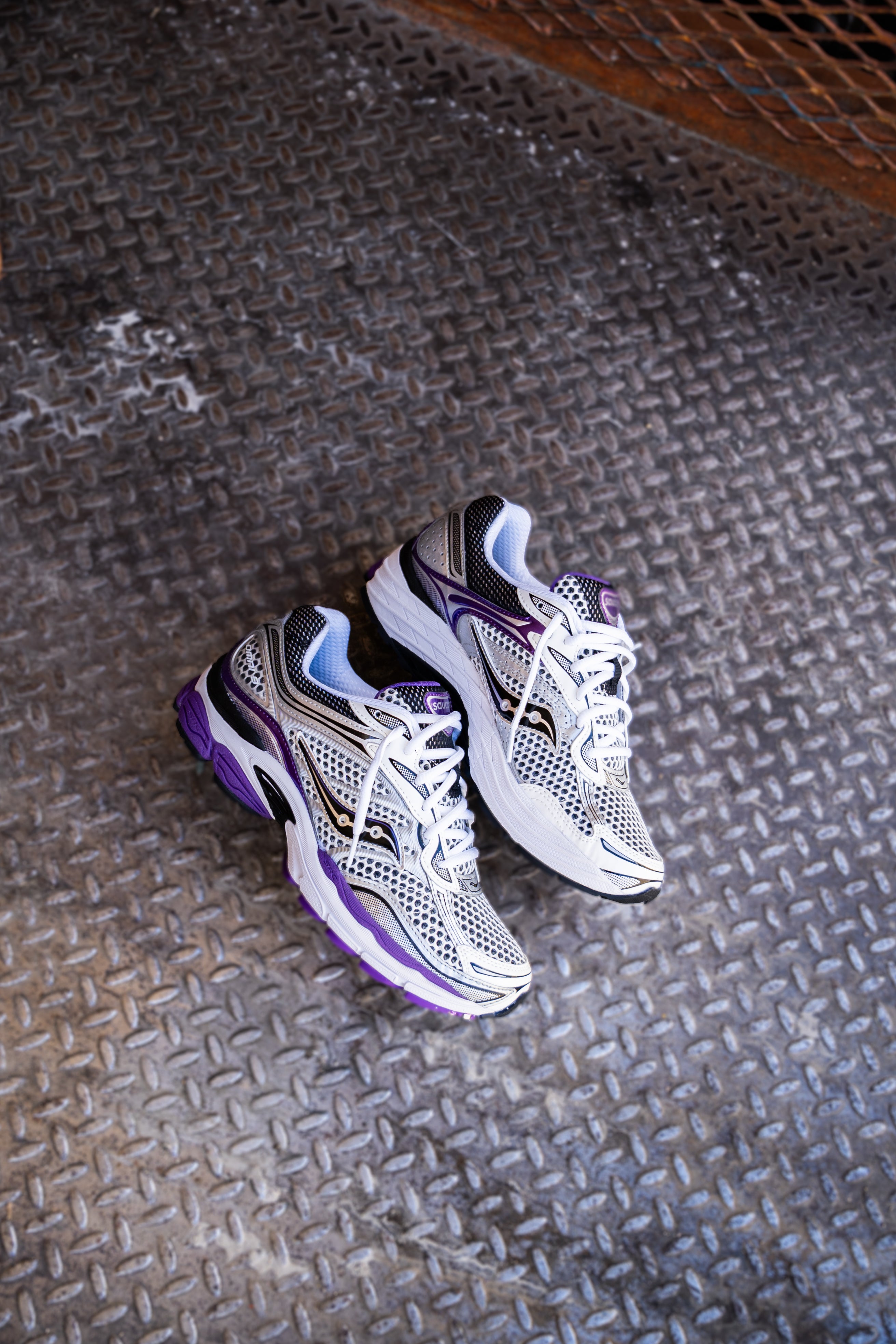 Mens Saucony ProGrid Omni 9 (Silver/Purple) - Saucony