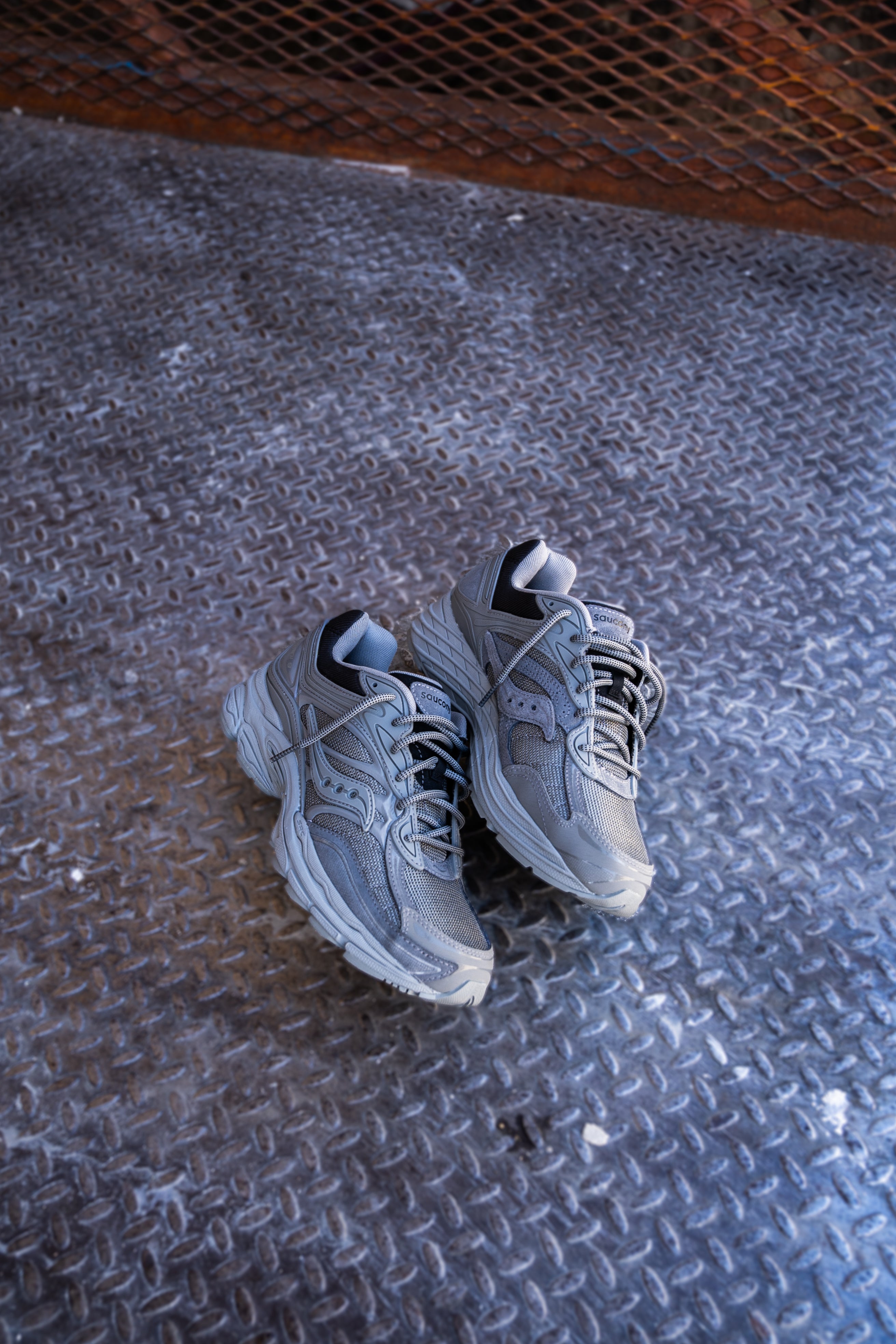 Mens Saucony ProGrid Omni 9 (Grey/Gris) - Saucony