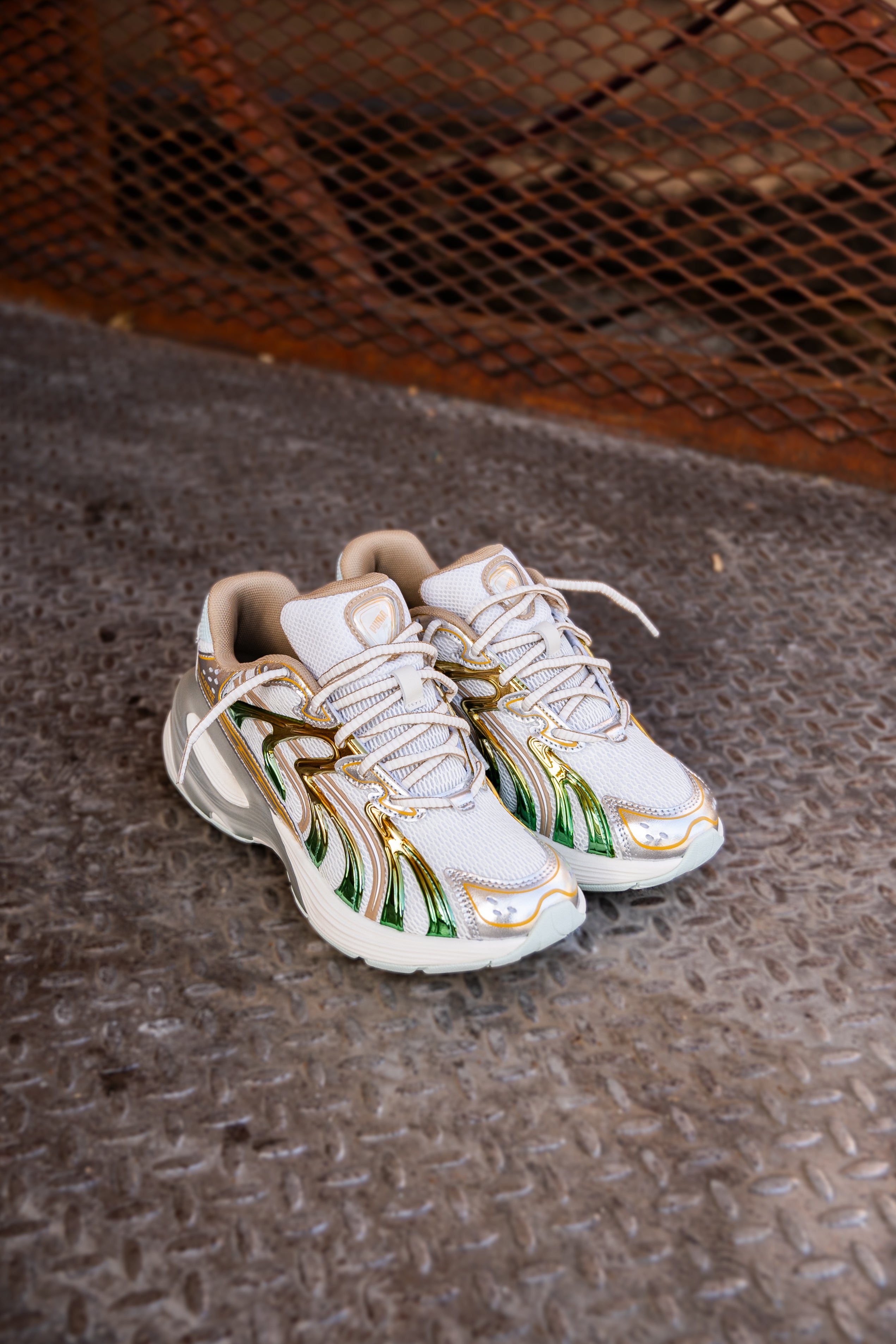 Womens Puma Inverse Shimmer (Warm White/Archive Gold) - Puma