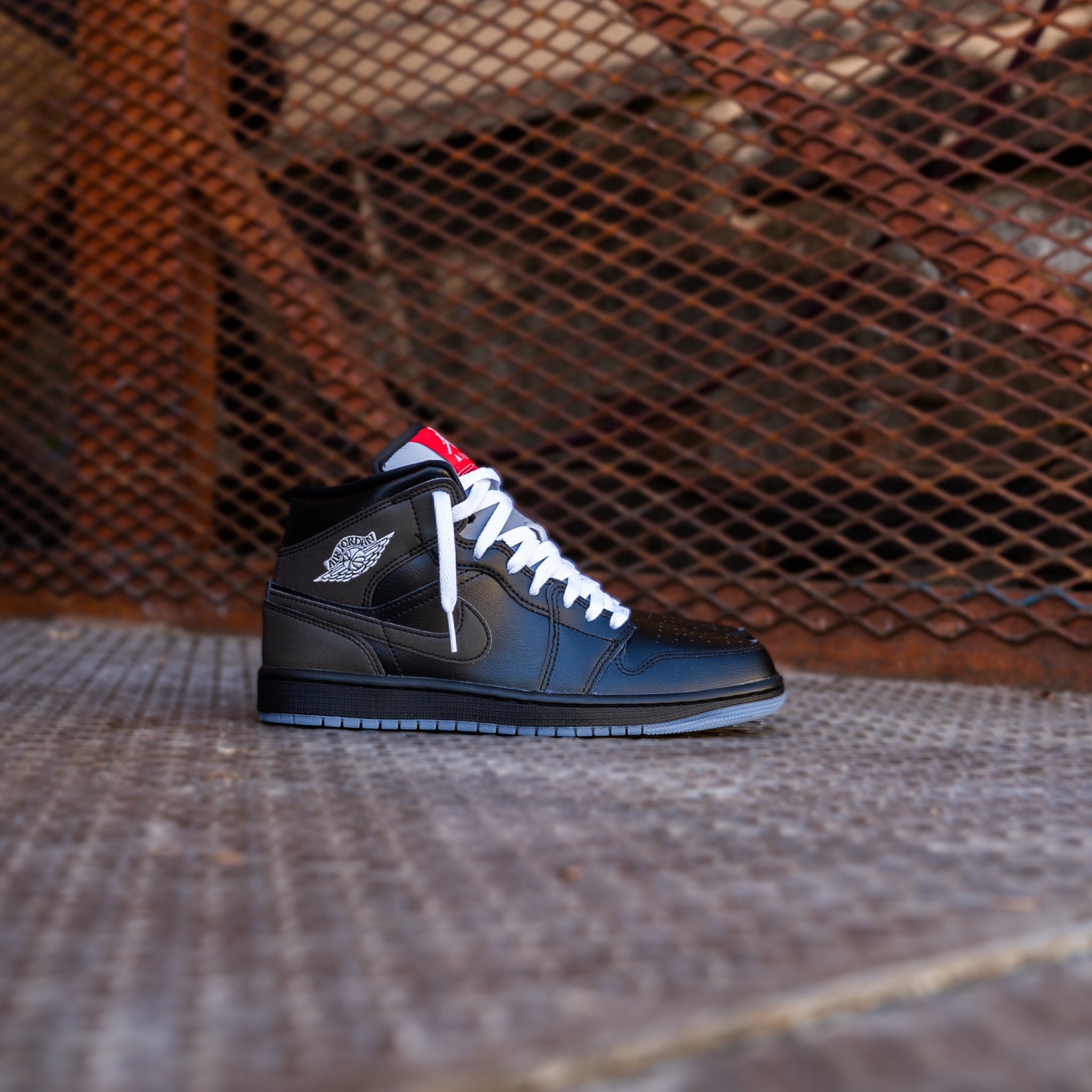 Mens Air Jordan 1 Mid SE (Black/White/Wolf Grey) - Nike