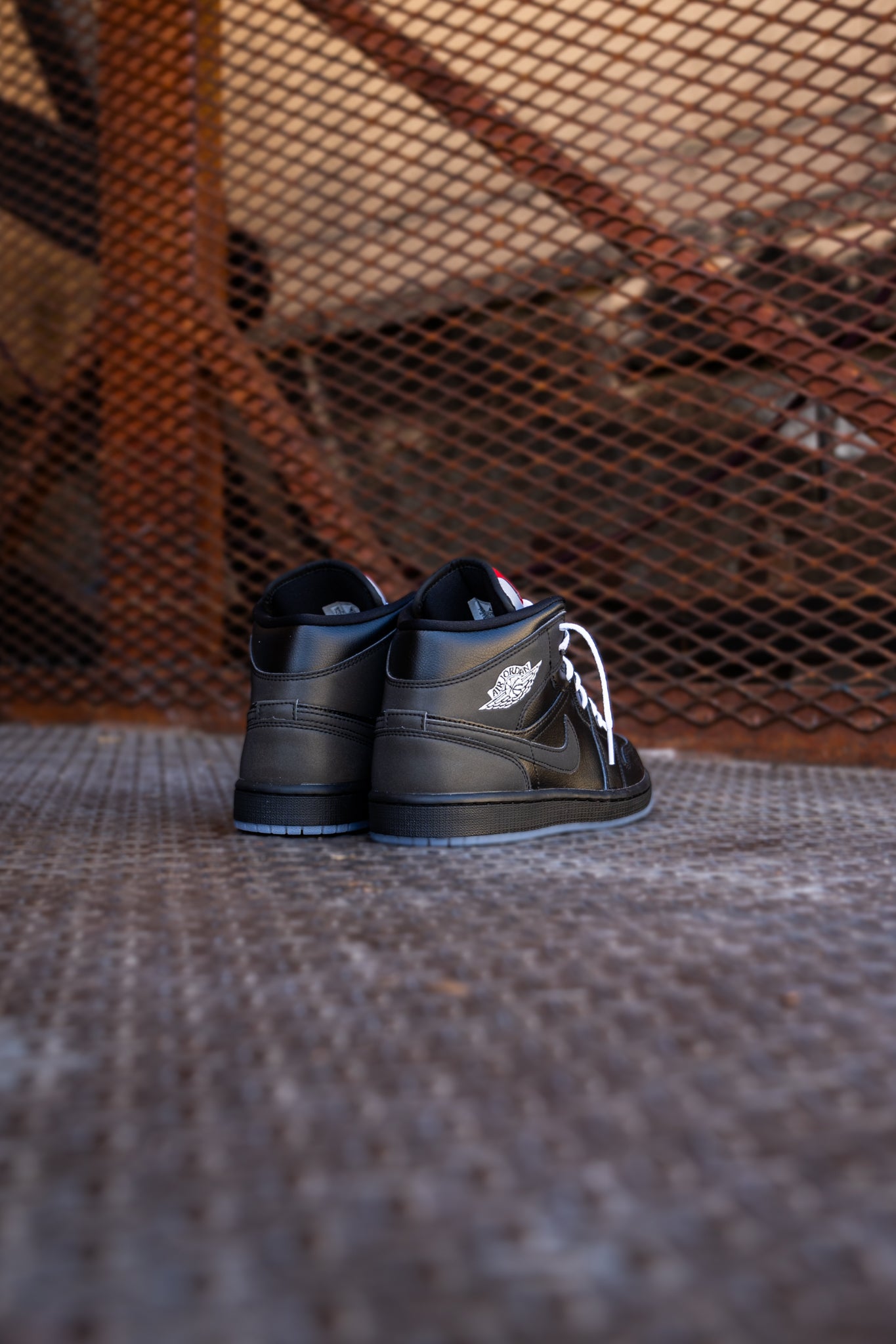 Mens Air Jordan 1 Mid SE (Black/White/Wolf Grey) - Nike