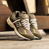 Mens New Balance 2002R (Green/Khaki) - M2002RZD