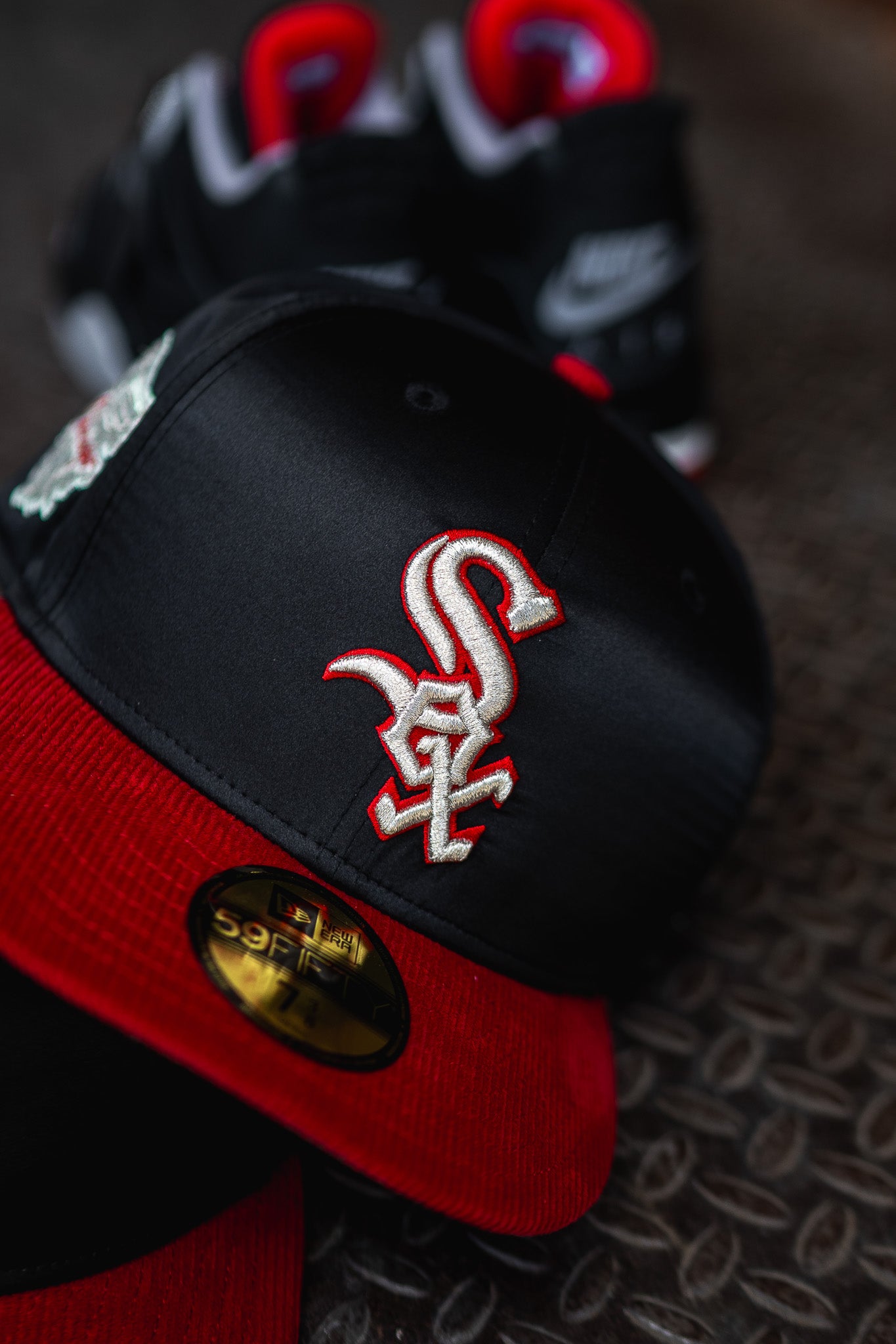 New Era Chicago White Sox Grey UV (Black Satin/Red Corduroy) - New Era