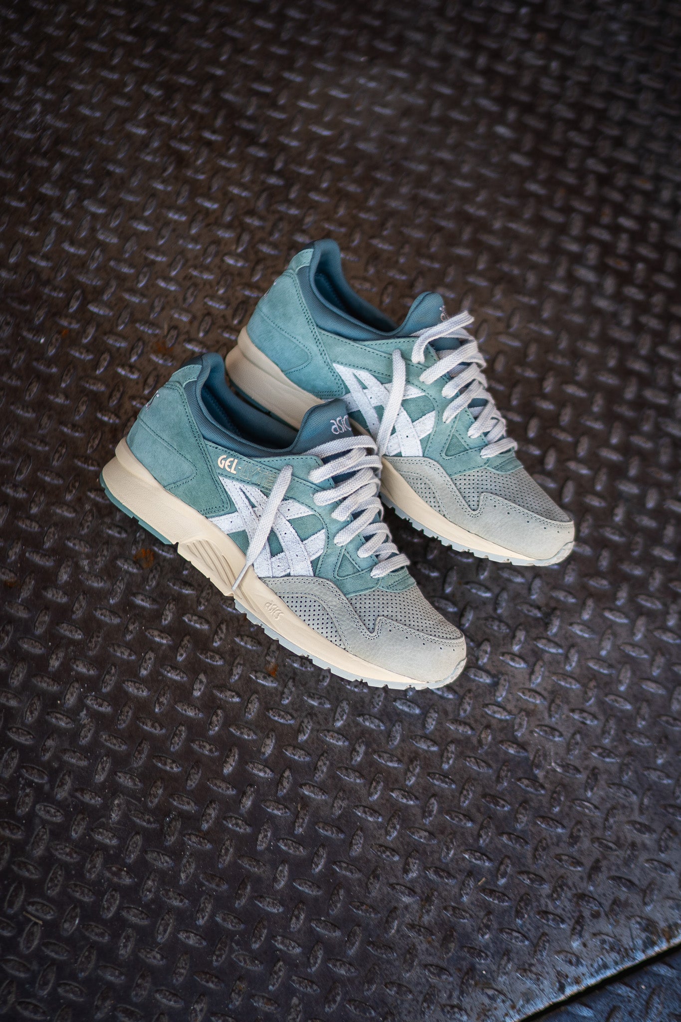 Mens Asics Gel-Lyte V (White Sage/Slate Grey) - 1203A379.021 - ASICS