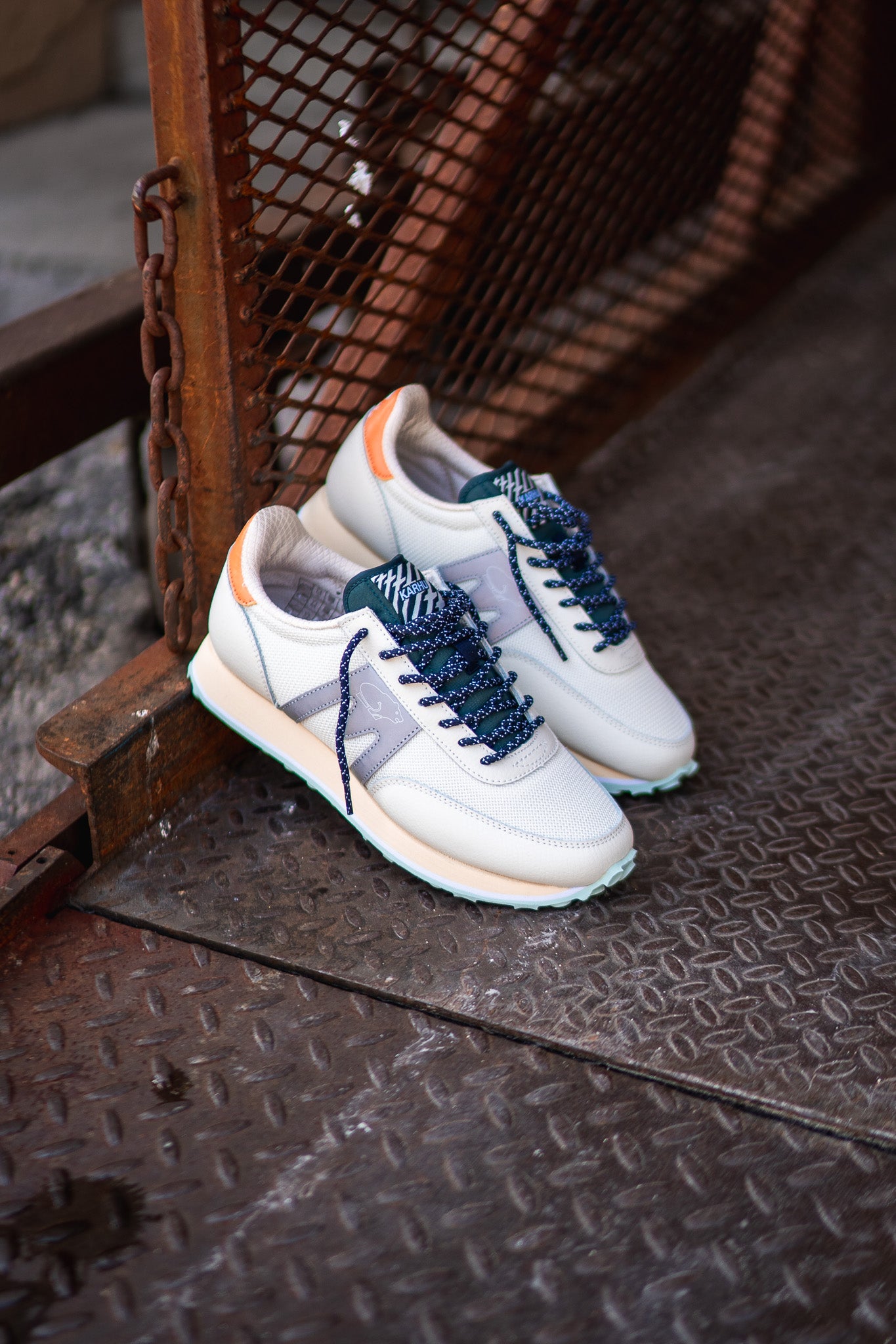 Karhu Albatross Control (Lily White/Silver) - Karhu