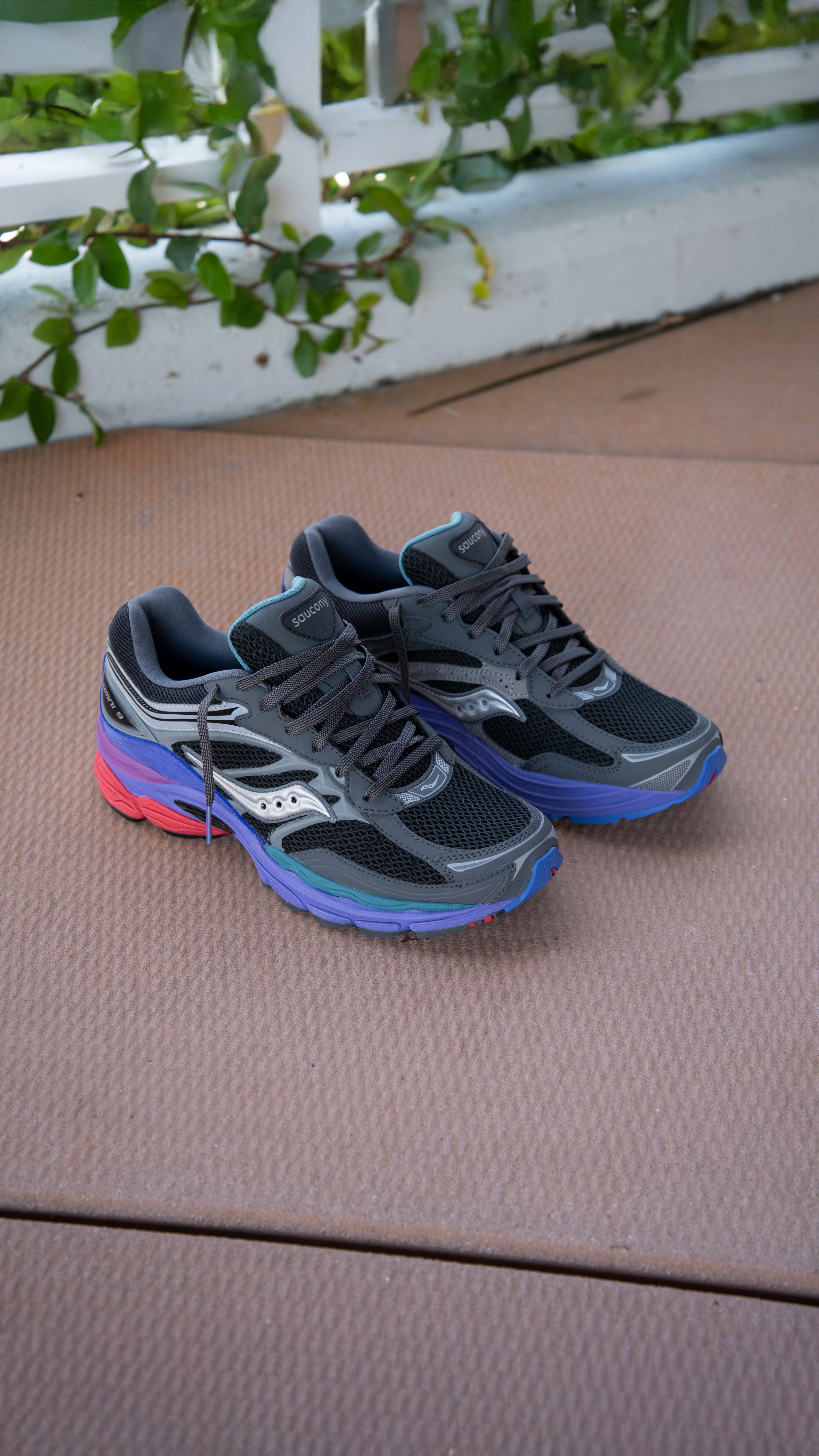 Mens Saucony ProGrid Omni 9 Galaxy (Black/Multi) - Saucony