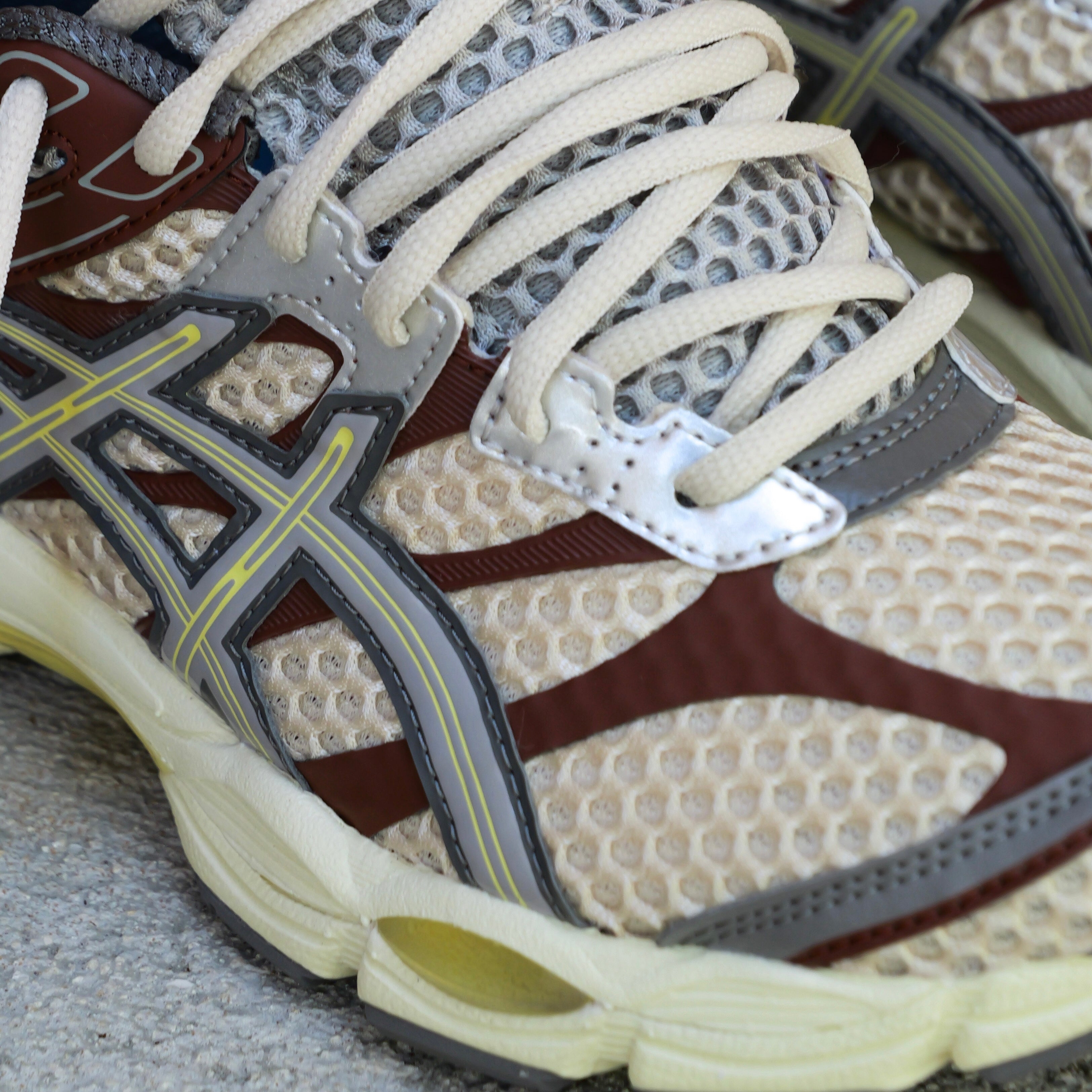 Mens Asics x The Finesse Gel-Cumulus 16 (Beige/Grey)