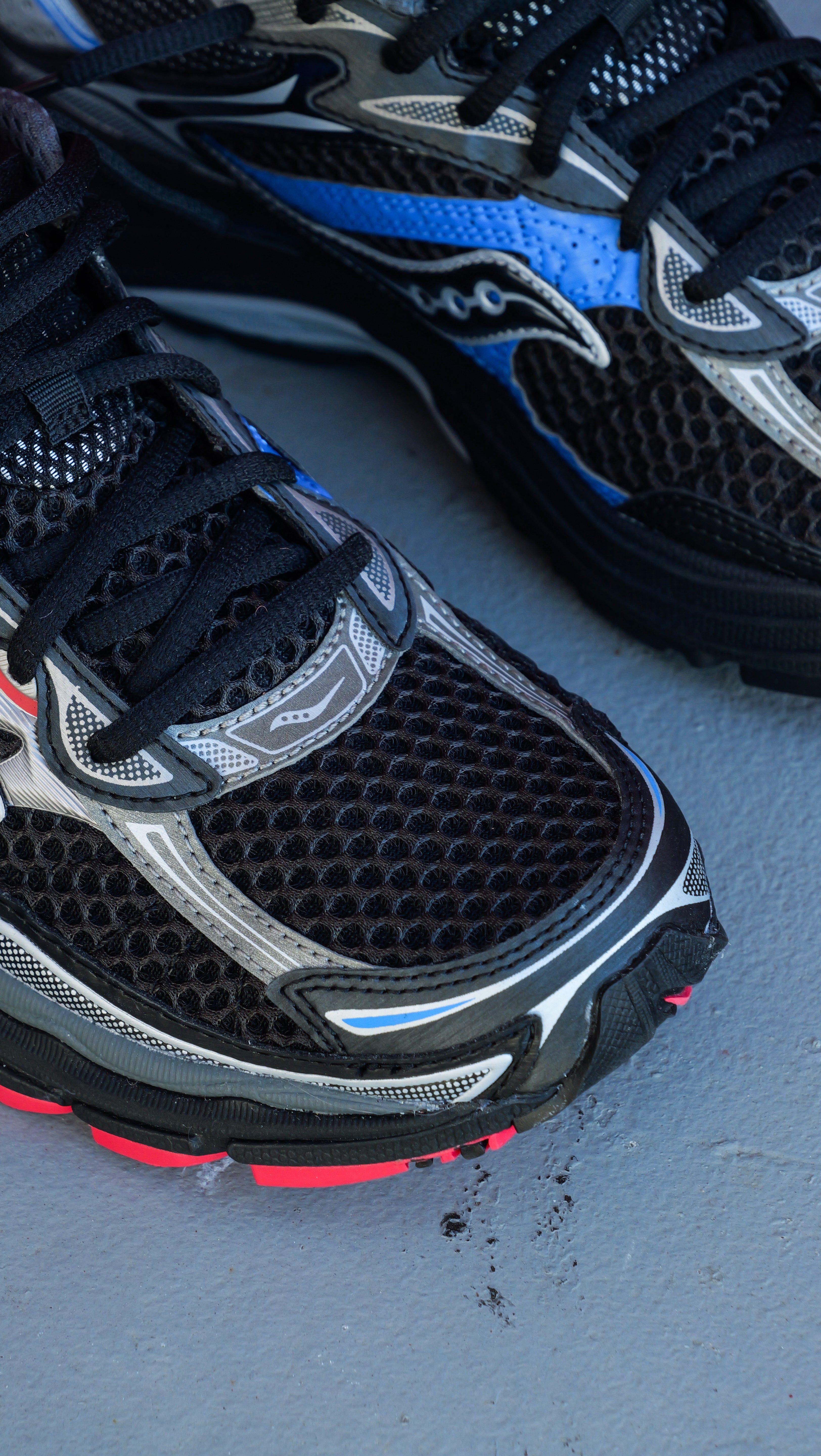 Mens Saucony ProGrid Omni 9 (Black/Multi)