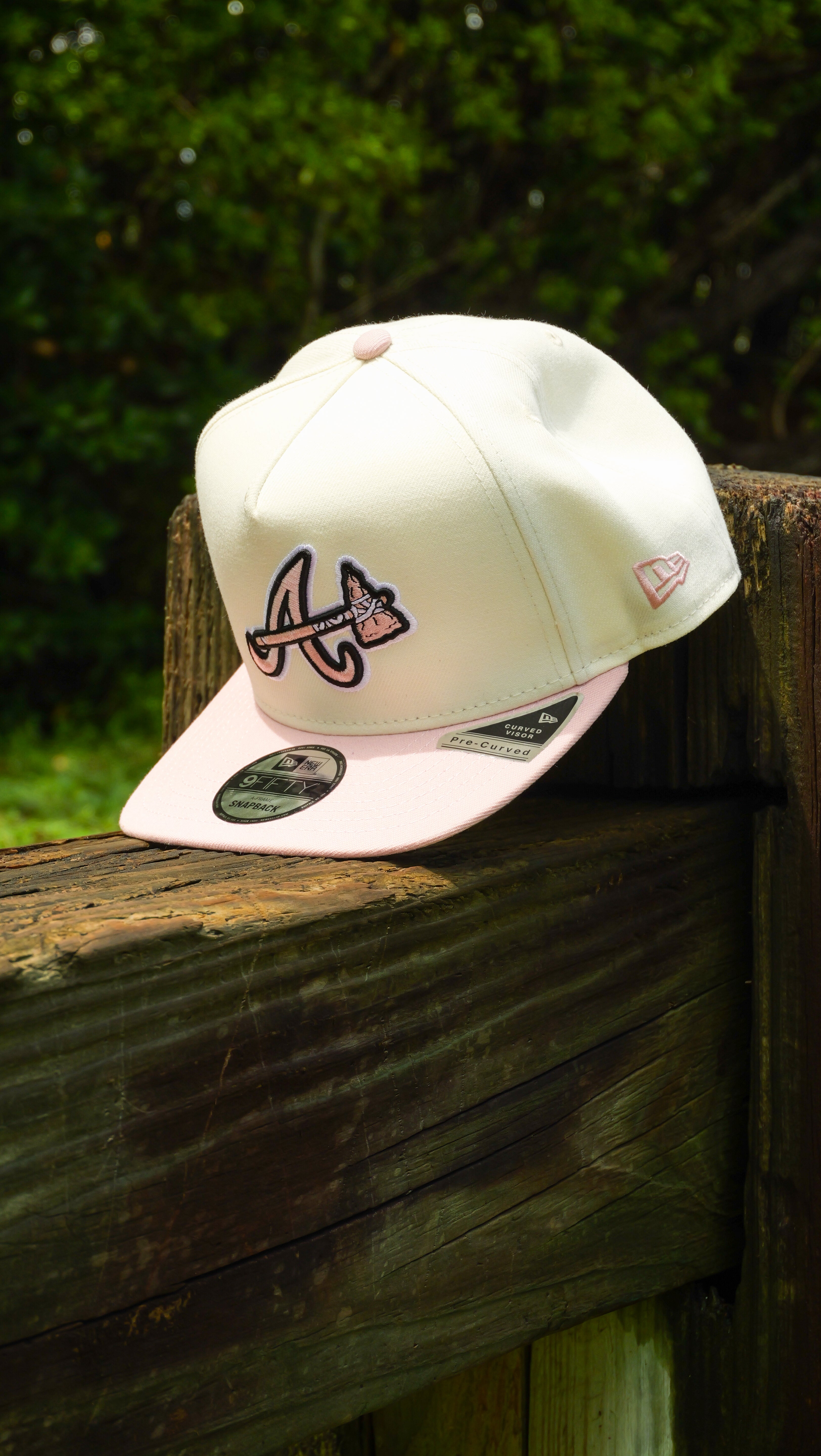New Era Atlanta Braves 1871 Side Patch 9FIFTY A-Frame Snapback-(Chrome/Pink)
