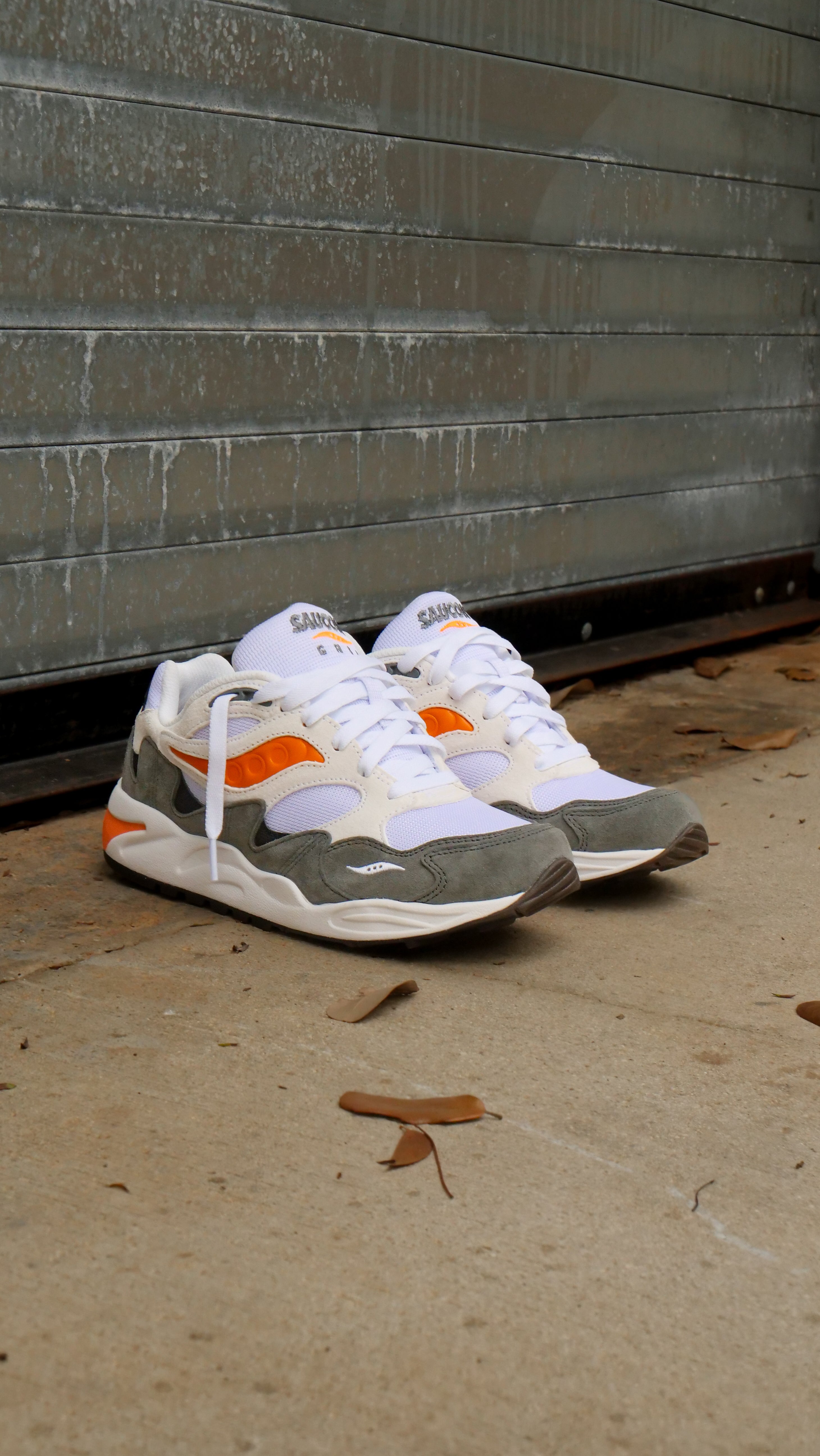 Mens Saucony Grid Shadow 2 Essential (White/Safety Orange) - Saucony
