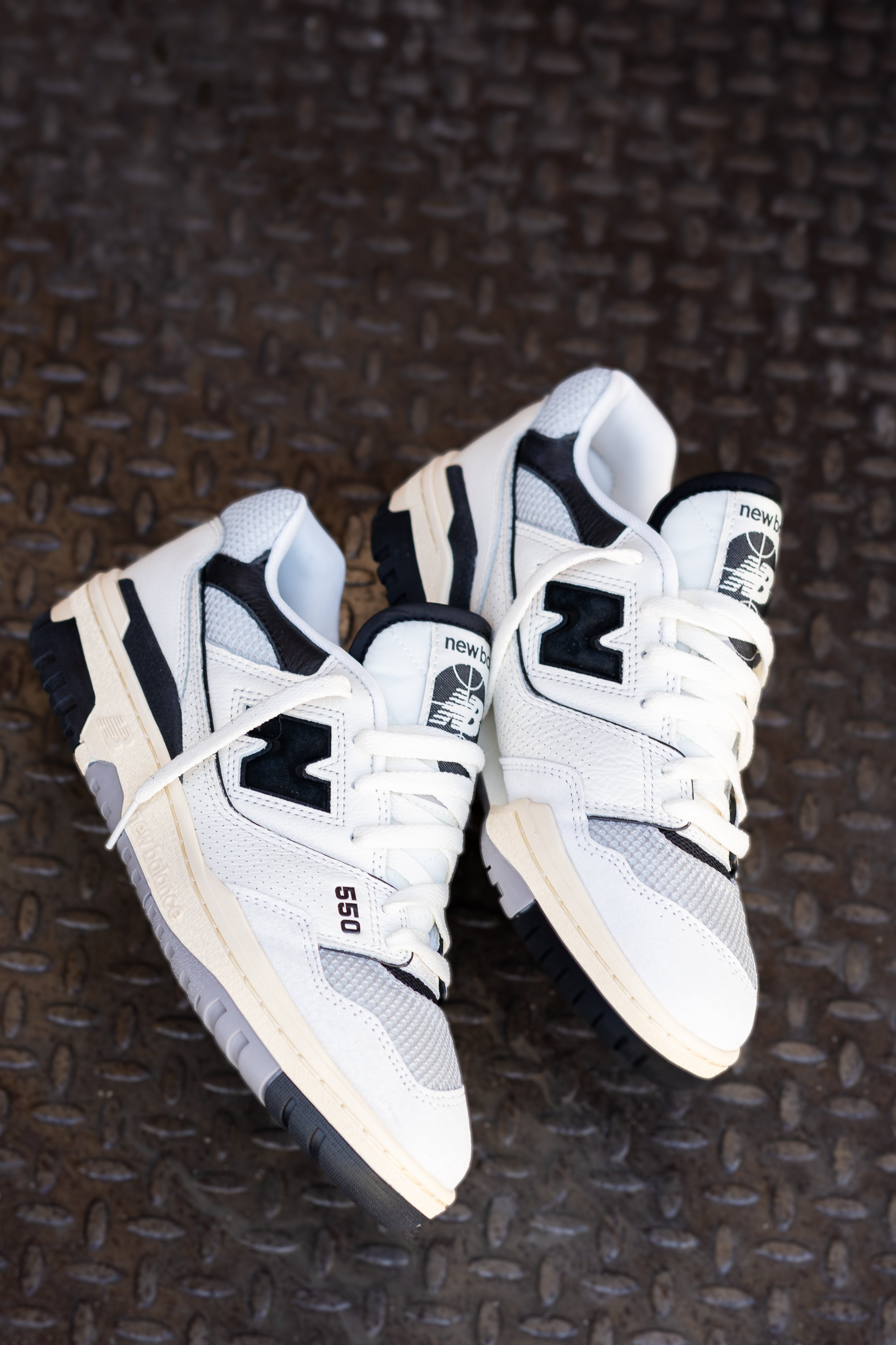 Mens New Balance 550 (White/Black) - BB550CPC - New Balance