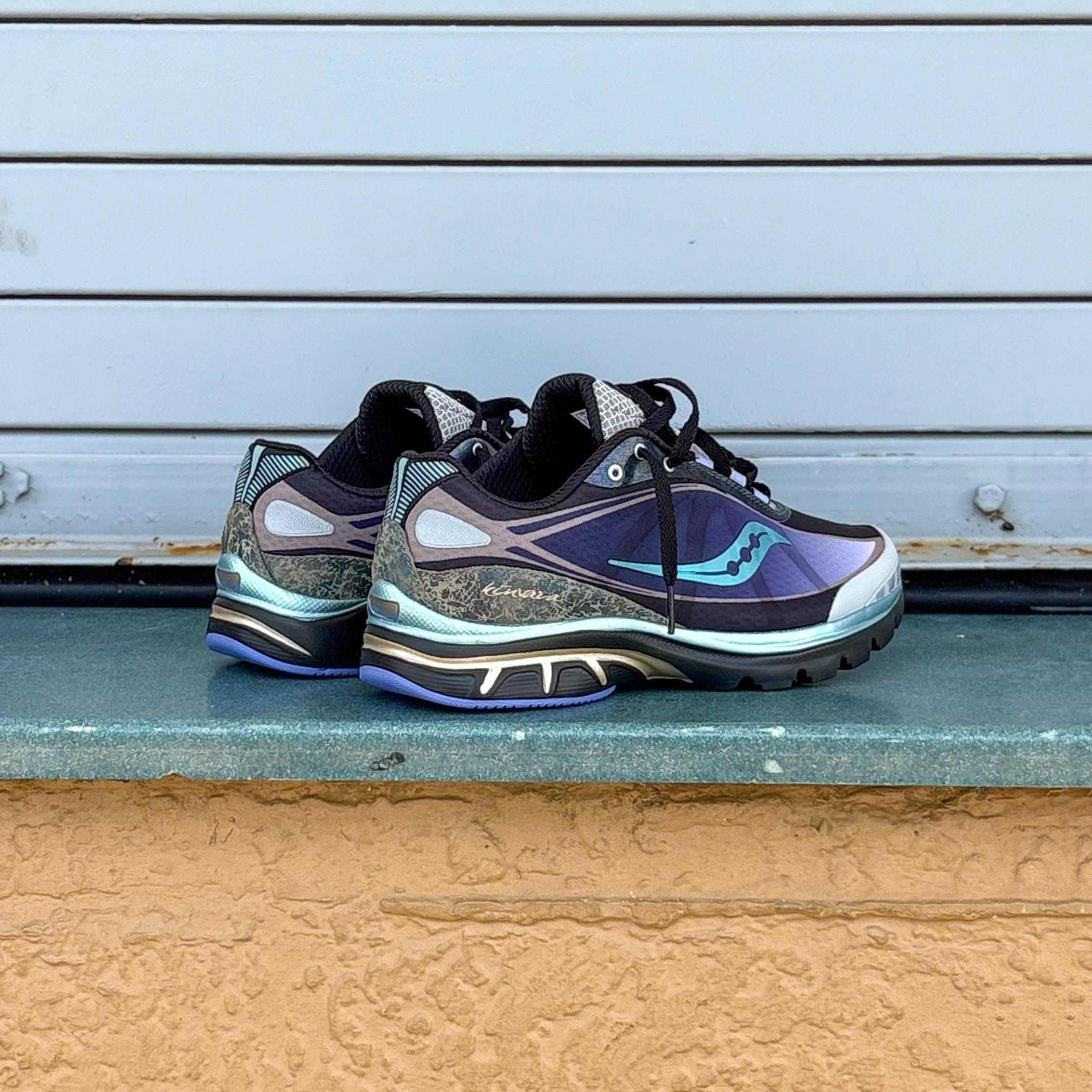 Mens Saucony Kinvara 1 (Black/Aureate)