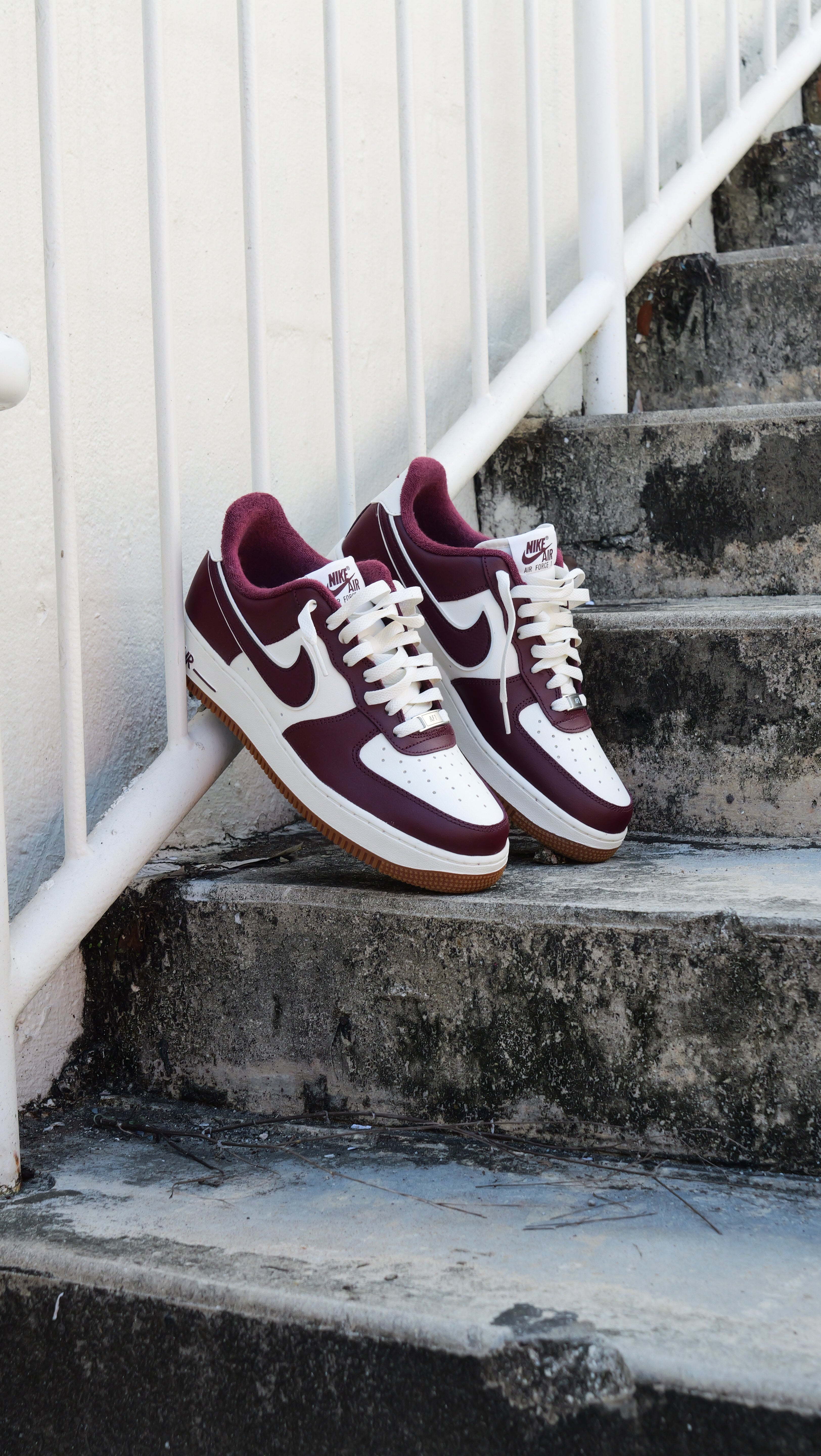 Nike Air Force 1 '07 LV8 (SAIL/MAROON) - Nike