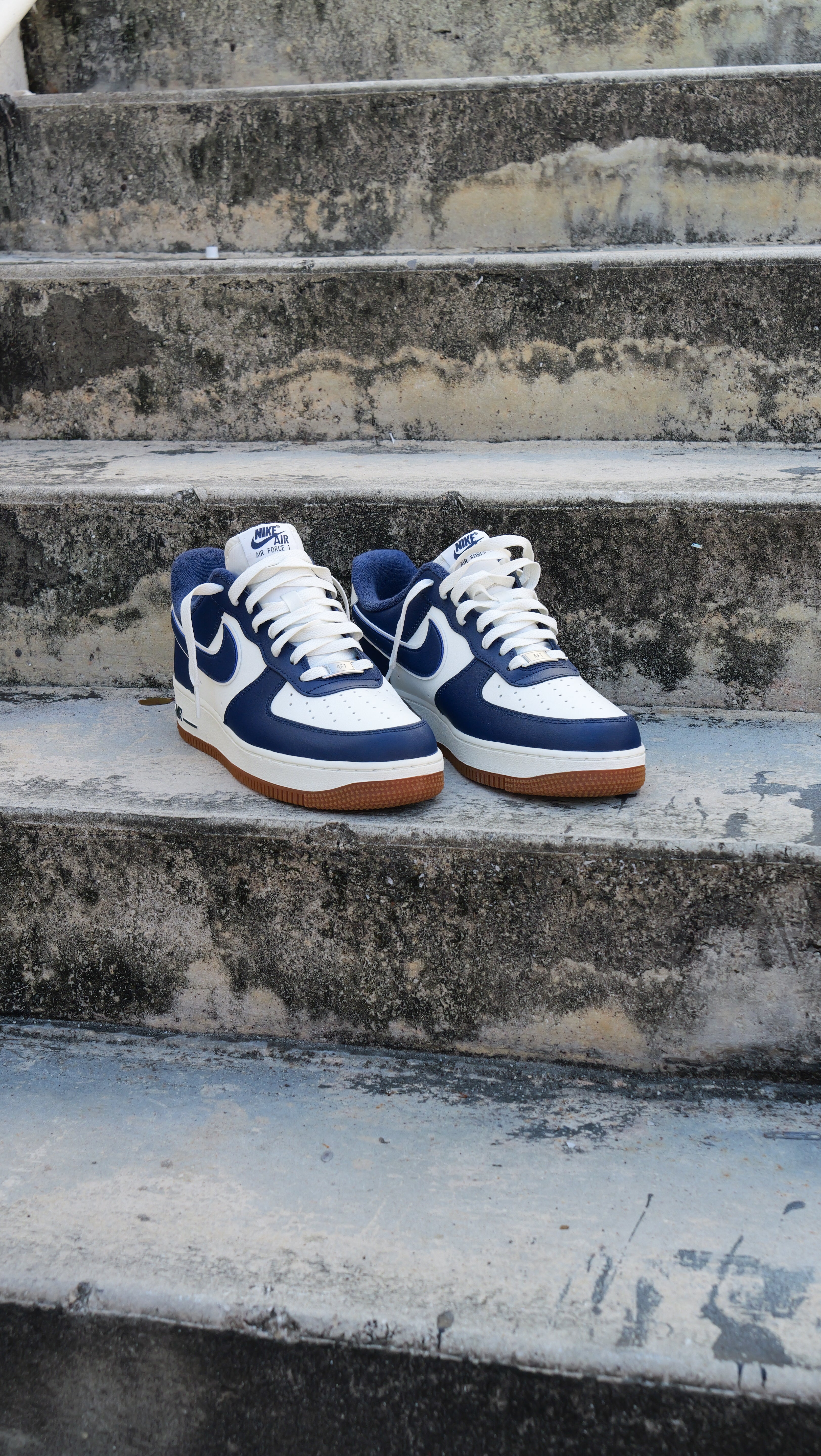 Nike Air Force 1 '07 LV8 (SAIL/NAVY) - Nike