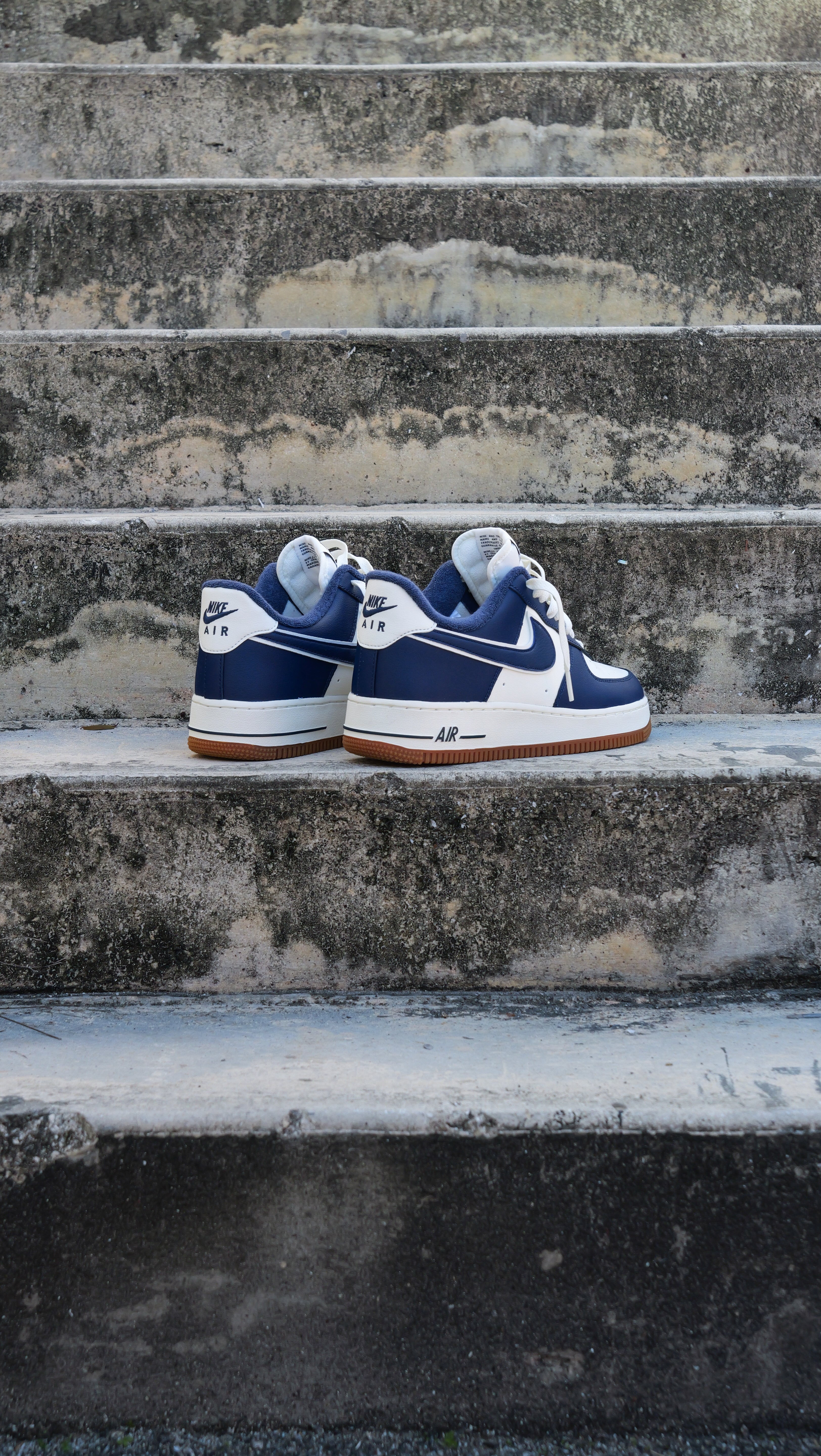 Nike Air Force 1 '07 LV8 (SAIL/NAVY) - Nike