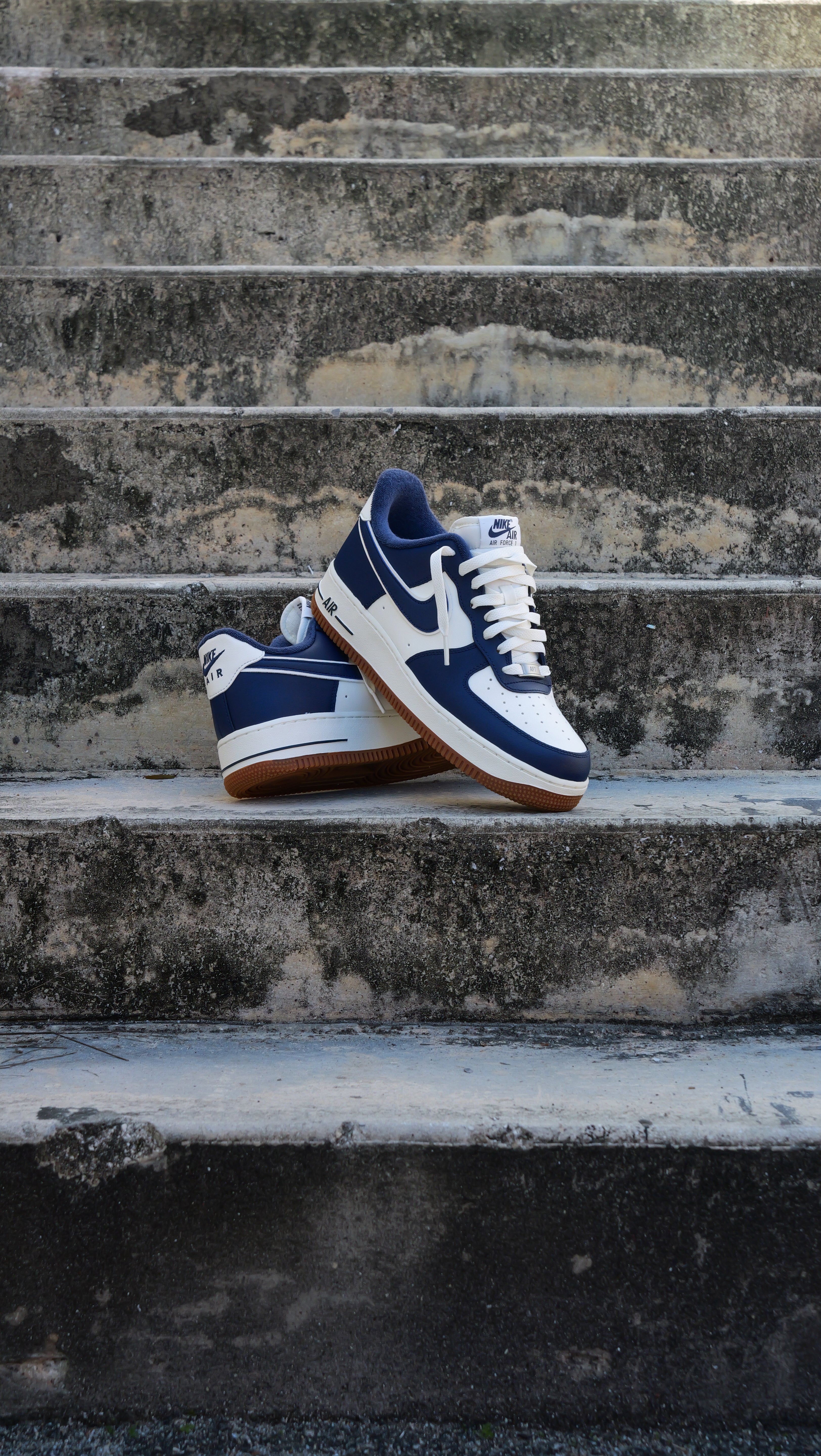 Nike Air Force 1 '07 LV8 (SAIL/NAVY) - Nike